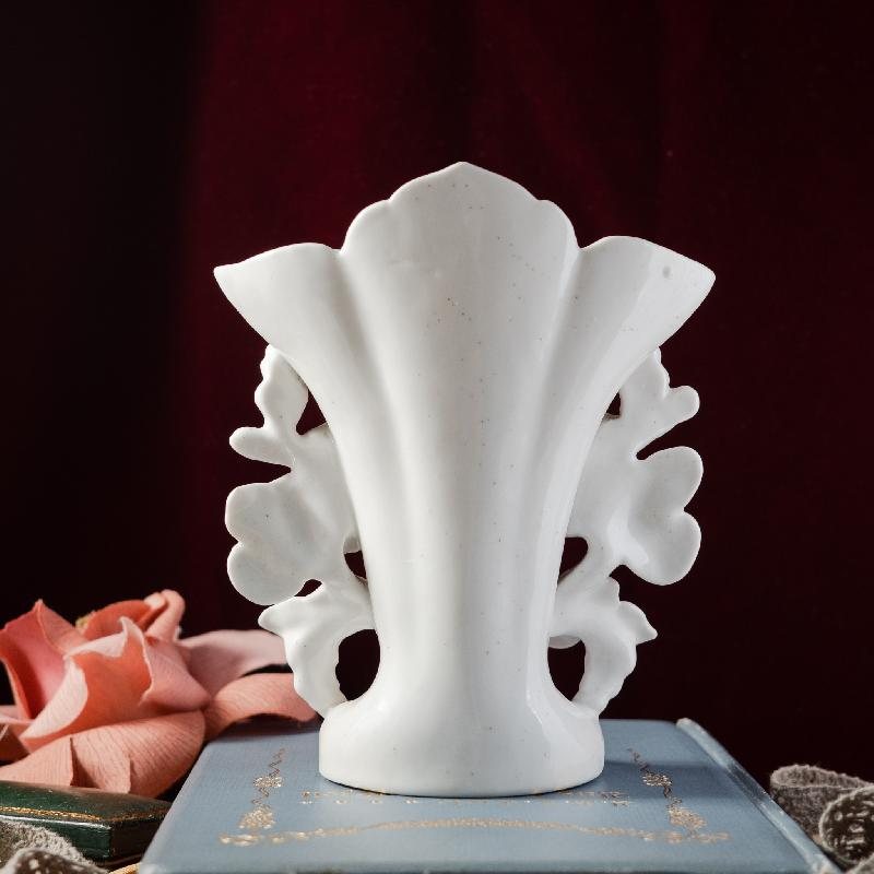 Antique Victorian c.a.1860s Hand paint Floral Foliage Shaped Vase/Spill Vase (MT1546-3)