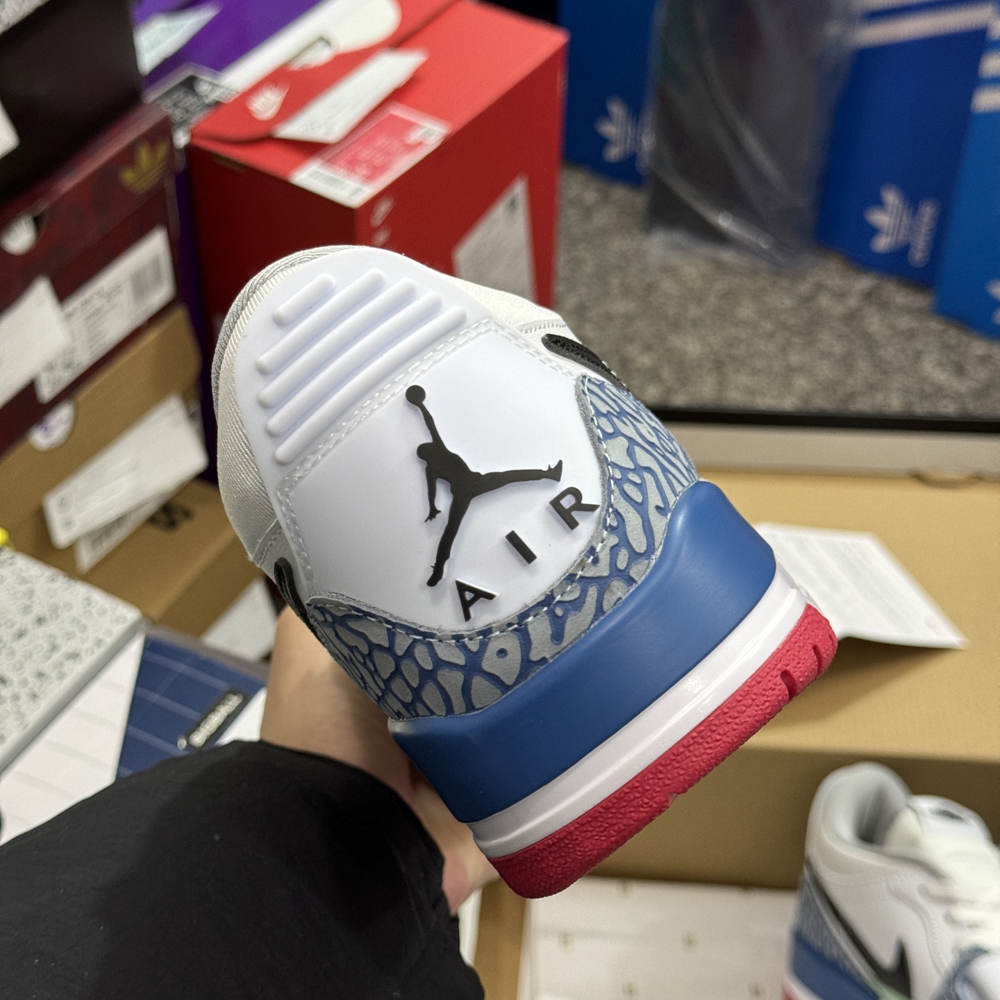 Air Jordan Legacy 312 Low GS 'Easter' DV9127-101