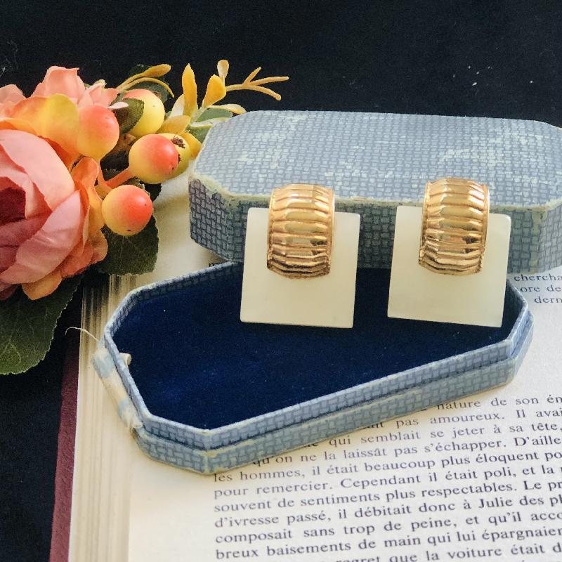 C.a. 1980s Levy-Martell Pearlized Square Resin Statement Clip Earrings on Original Card (MT1816-9)