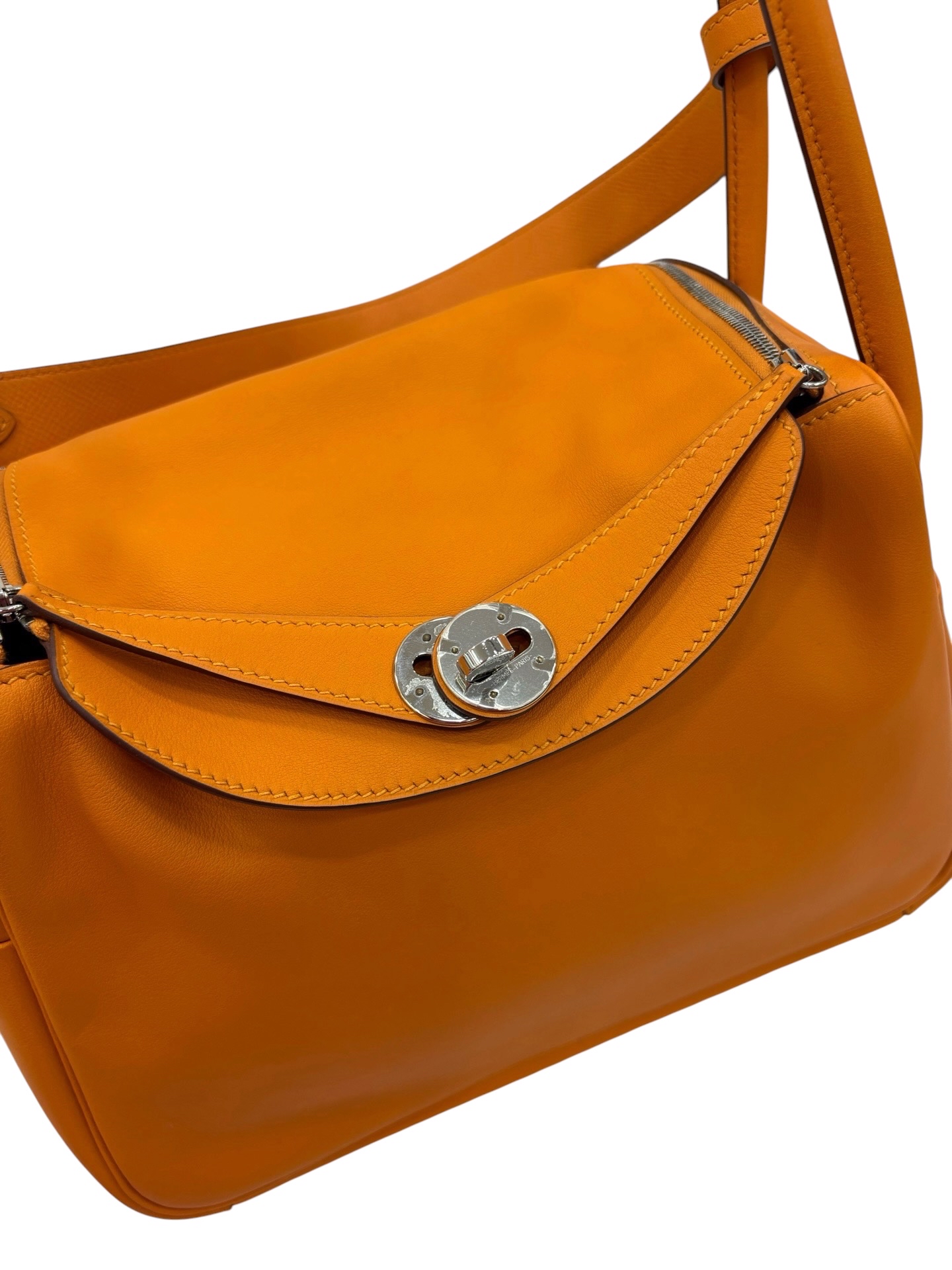 Pre-Owned HERMÉS Lindy 26 Stamp C / Product Code: 062006