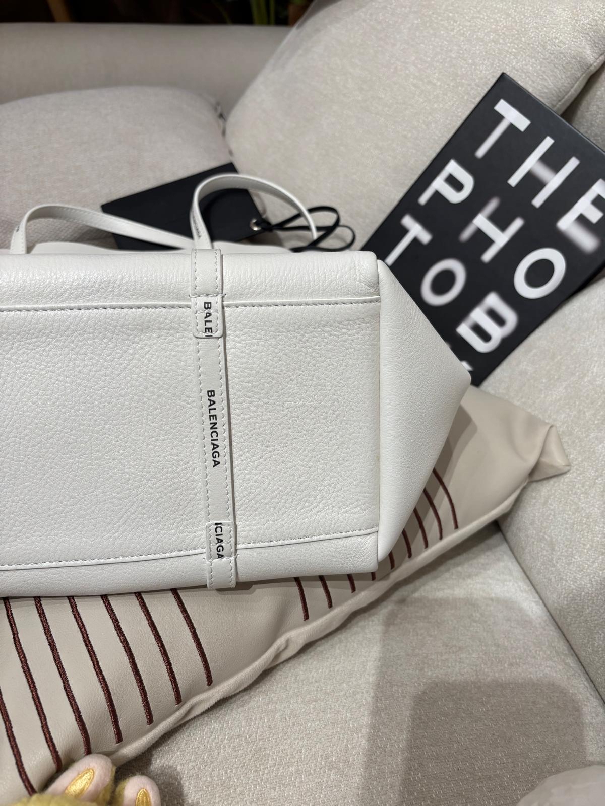 Balenciaga Everyday Tote Bag Calfskin 100%Authentic, 98%New ✅Dust bag