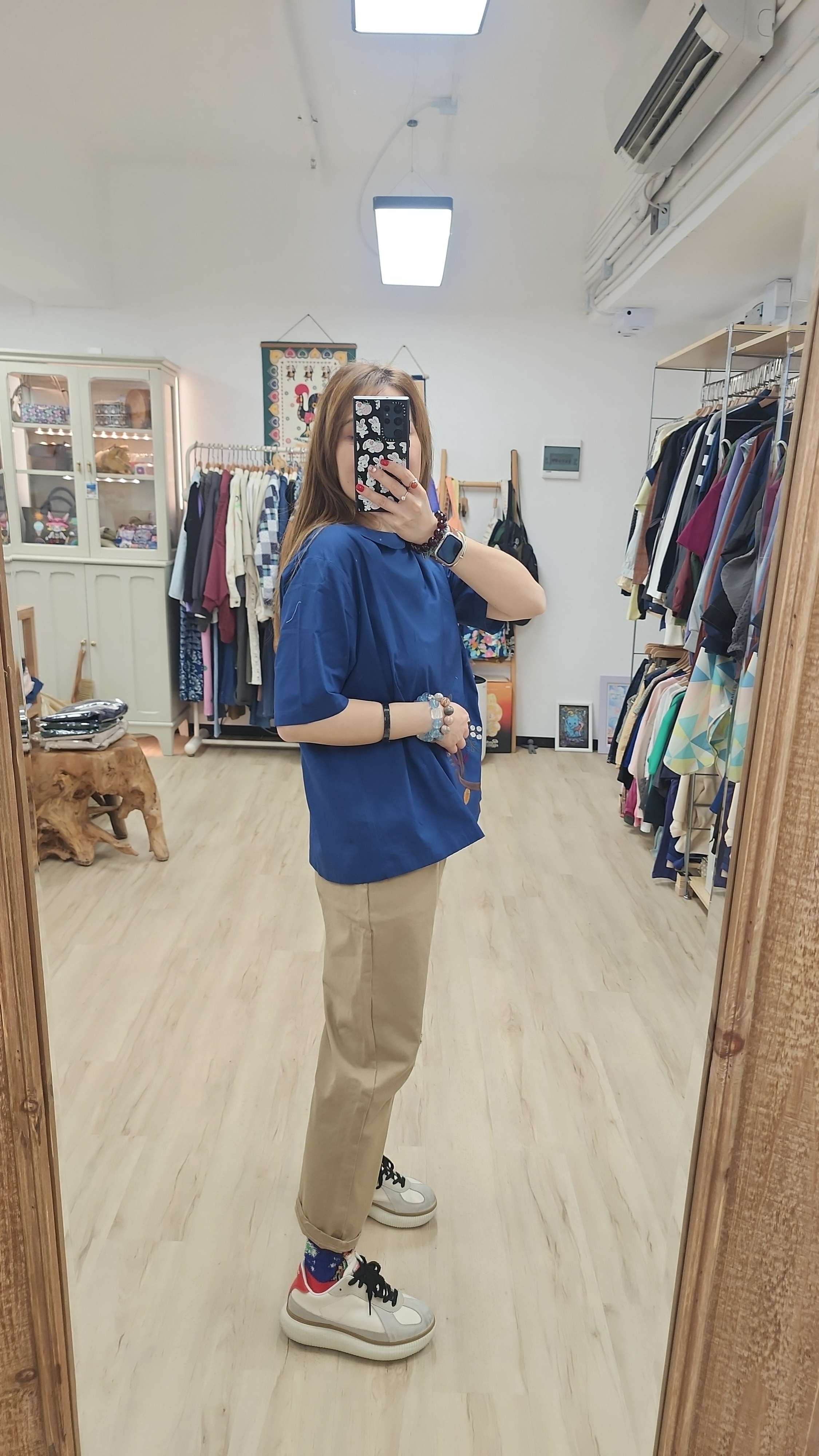 日牌藍拼刺繡花前後兩著棉麻裇