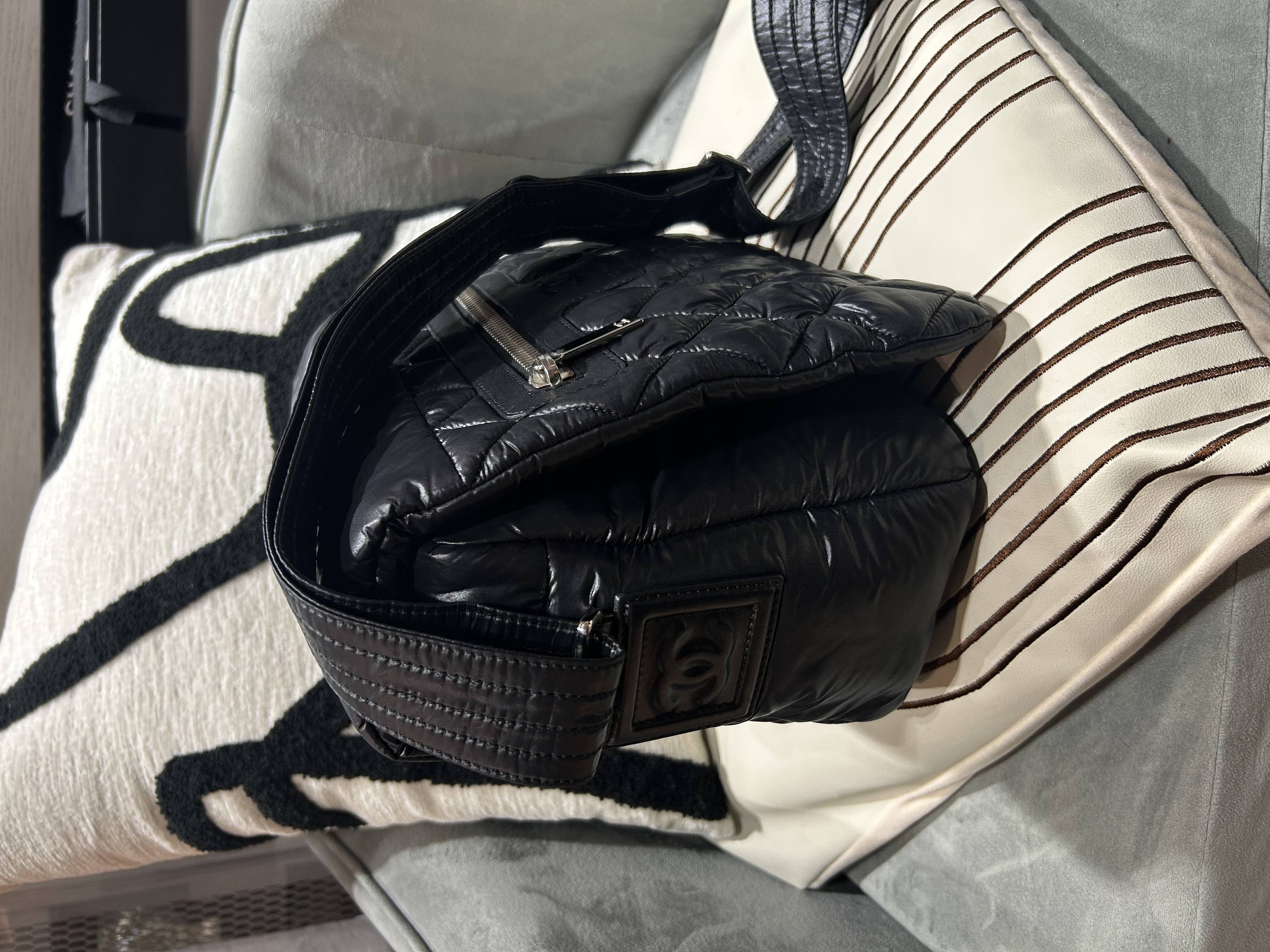 Chanel Coco Cocoon A48616 Crossbody Bag Black Nylon 100%Authentic, 98%new✅14Card