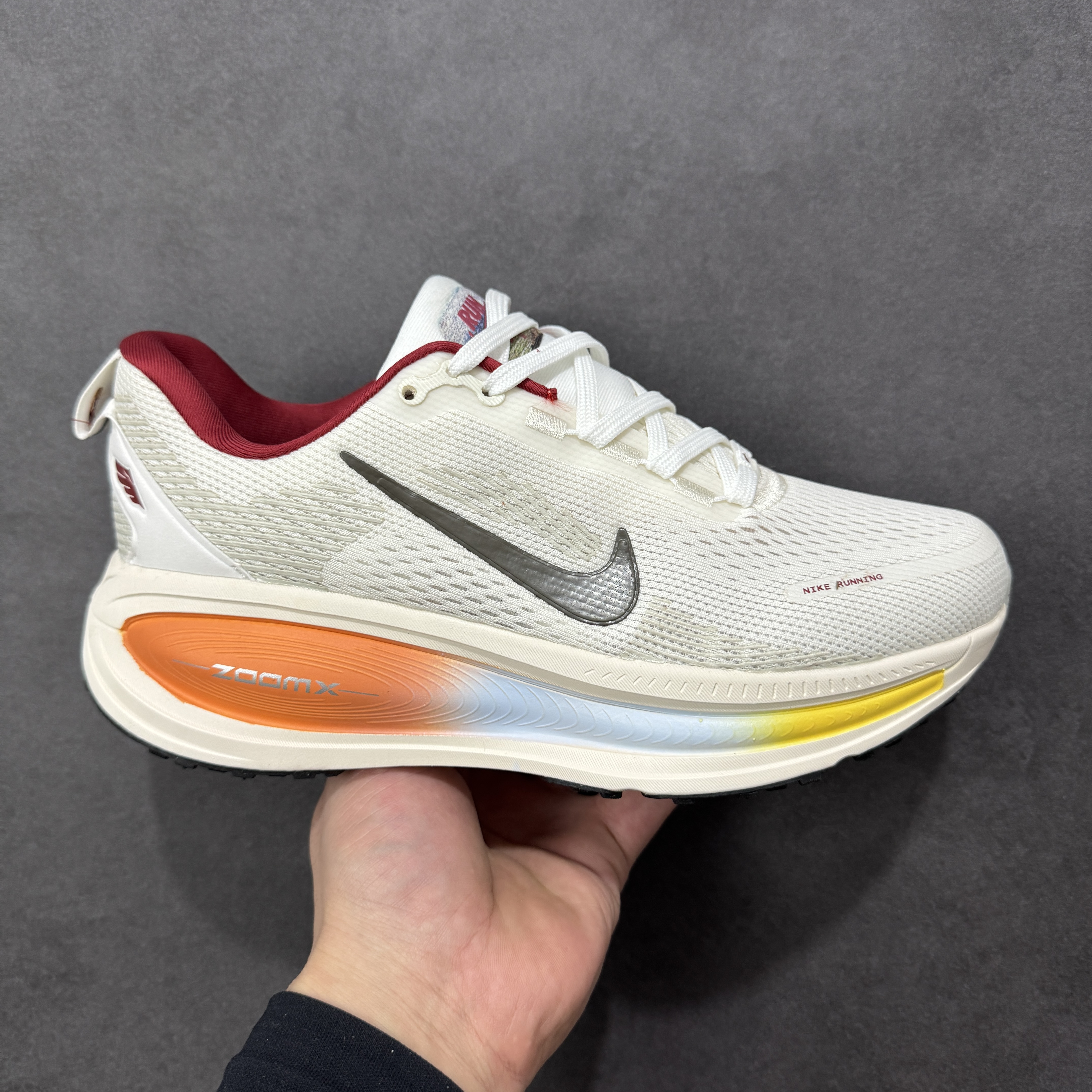 Nike Vomero 18Year of the Horse IQ1131-120