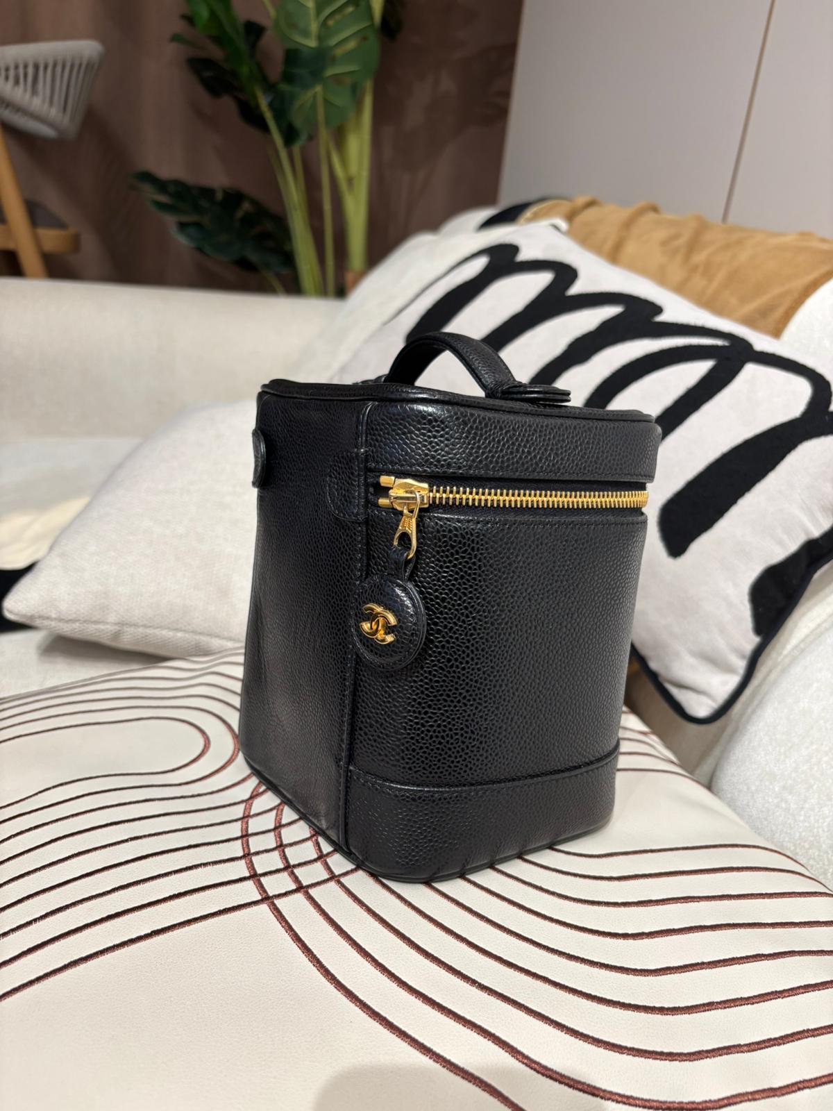Chanel vanity Vintage 魚子醬牛皮金鏈中古化妝箱 100%Authentic ,95%new ✅7*CARD貼