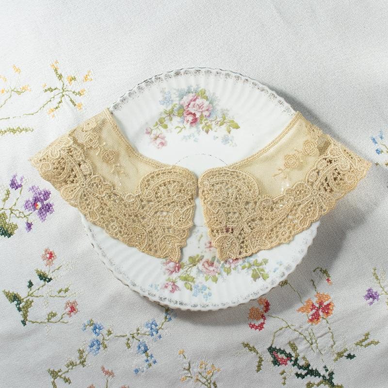 Elegant Ivory Beige Tone Antique Style Lace collar from Germany(NA0790)