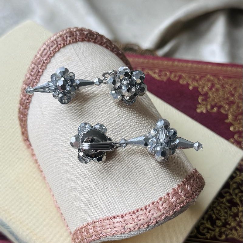 Vintage C.a. 1960s Silver Cluster Long Drop Clip Earrings (MT2485)