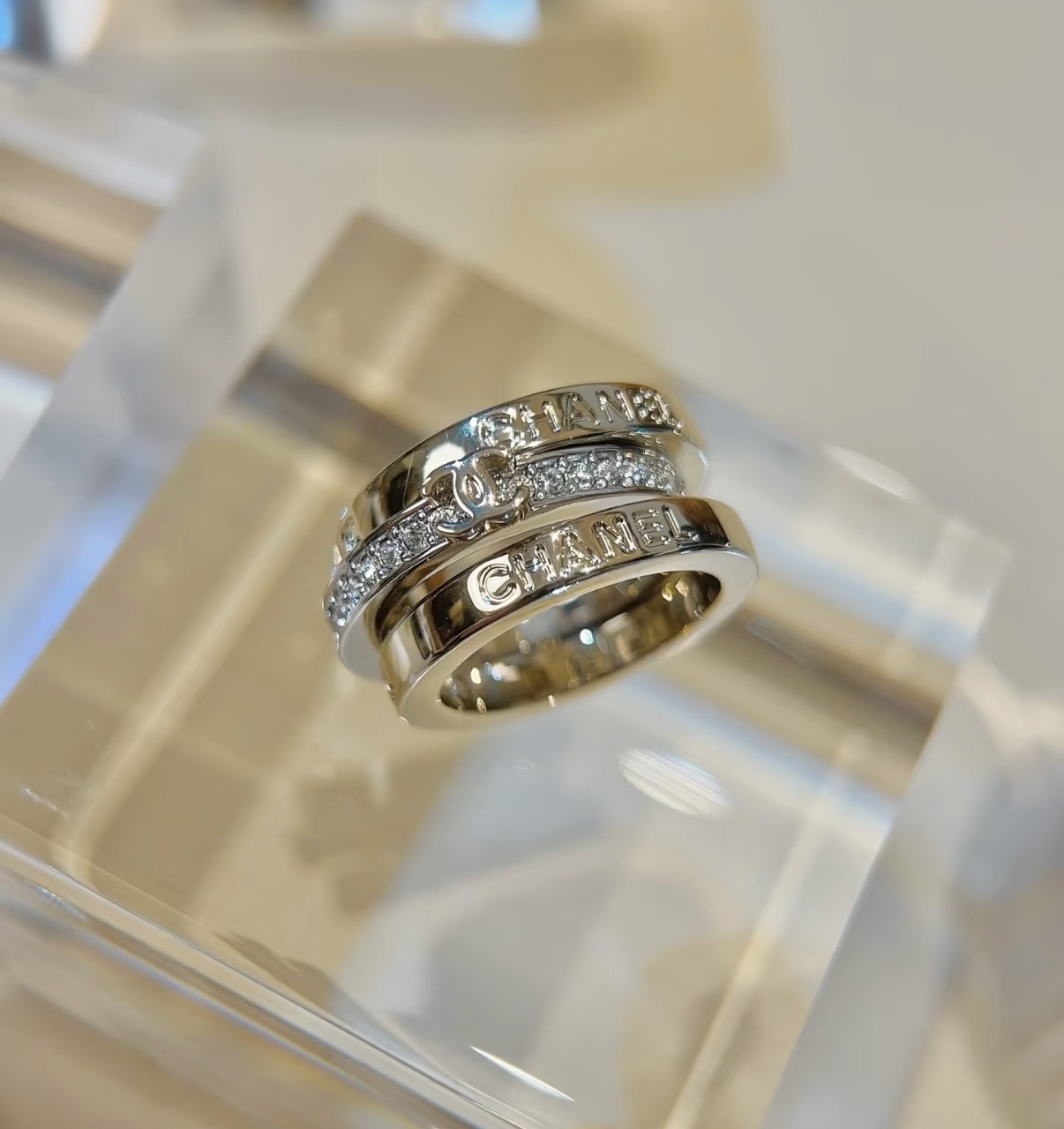 Chanel 26P 一set3件 戒指 可以疊戴可以分開戴😍 其中一隻有閃石💖💖  除返開每隻戒指$2600 😛  Size 52/54