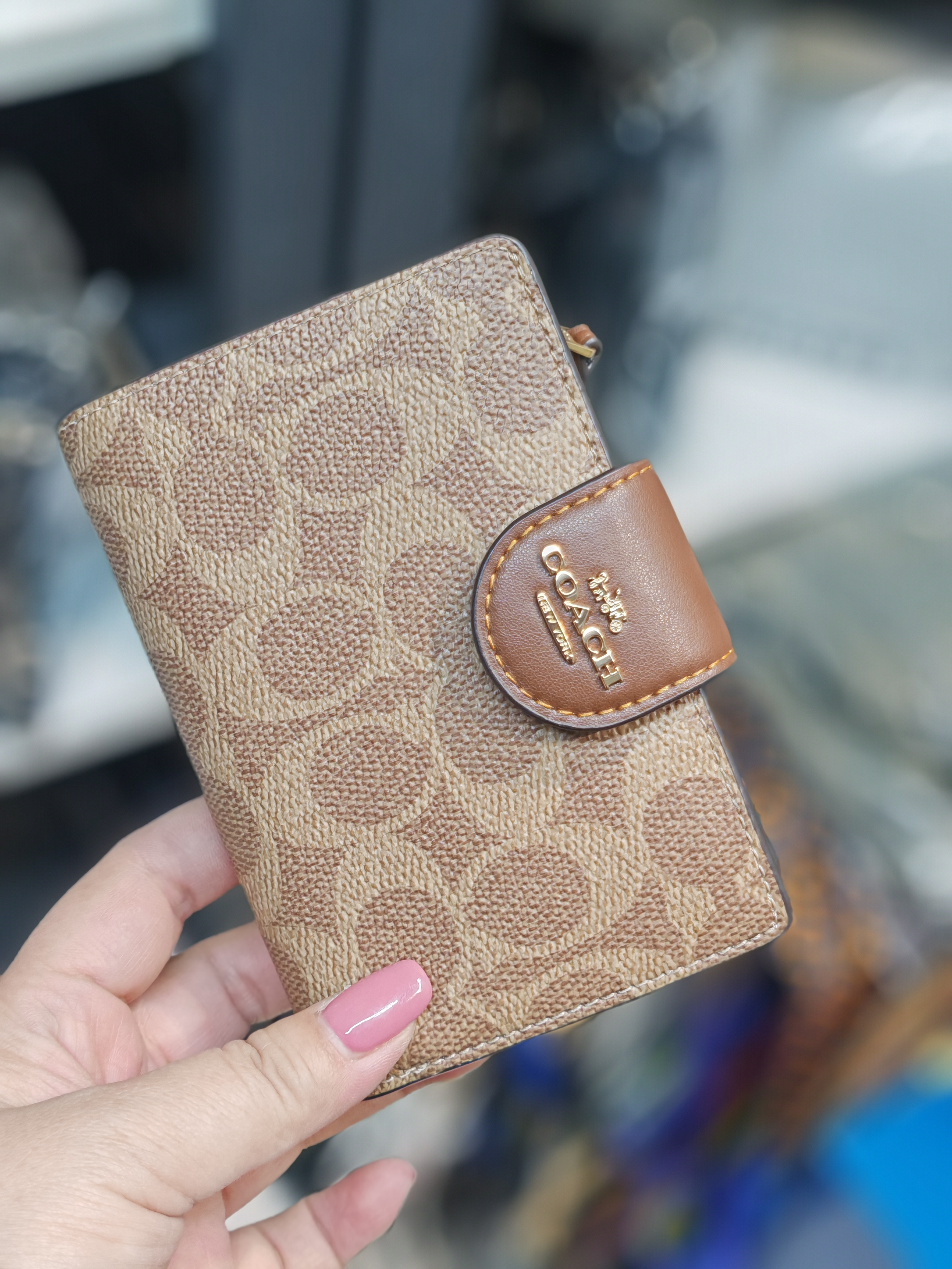 香港現貨-Coach medium wallet 啡