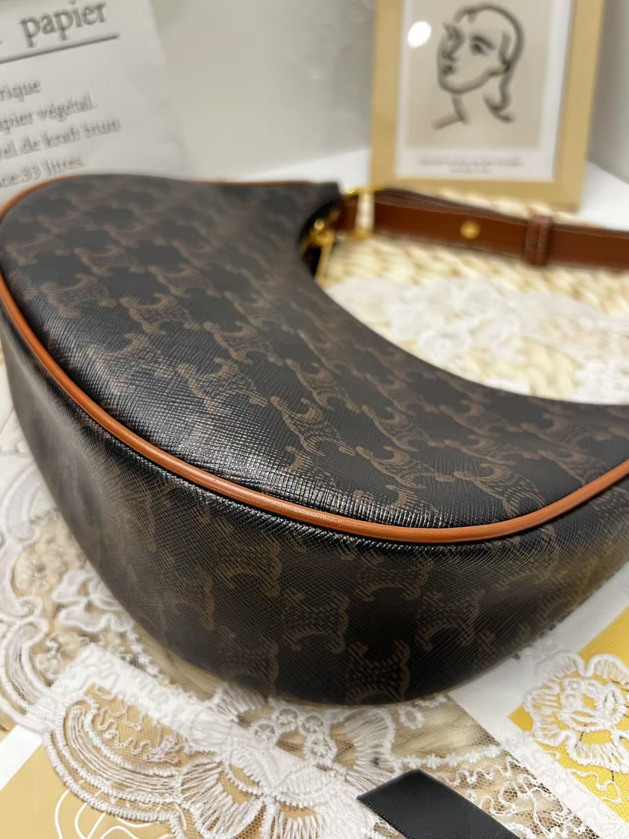 Celine Ava Triomphe Bag （近新閒置品 Lisa同款）