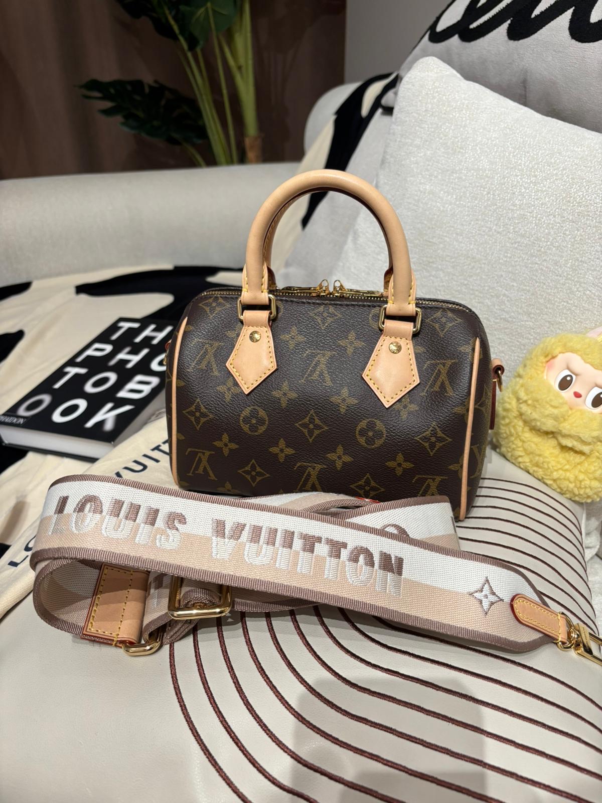 LV Speedy 20 monogram ,100%Authentic, 95%New ✅Key Lock✅Dust bag