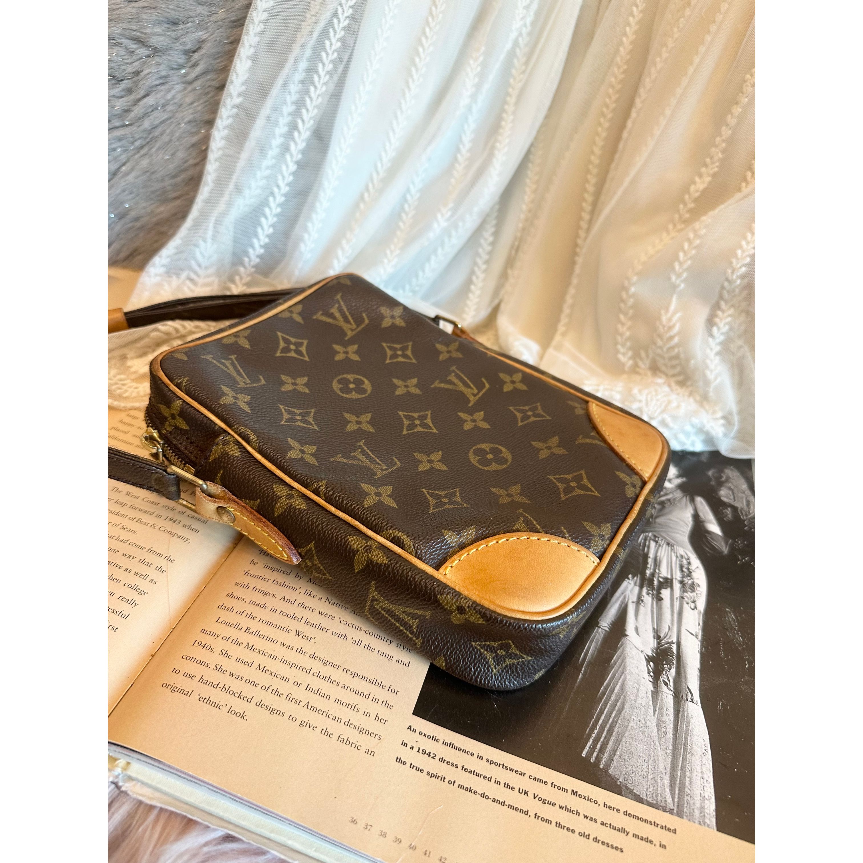 Lot 403 - LOUIS VUITTON MONOGRAM DANUBE CROSSBODY BAG