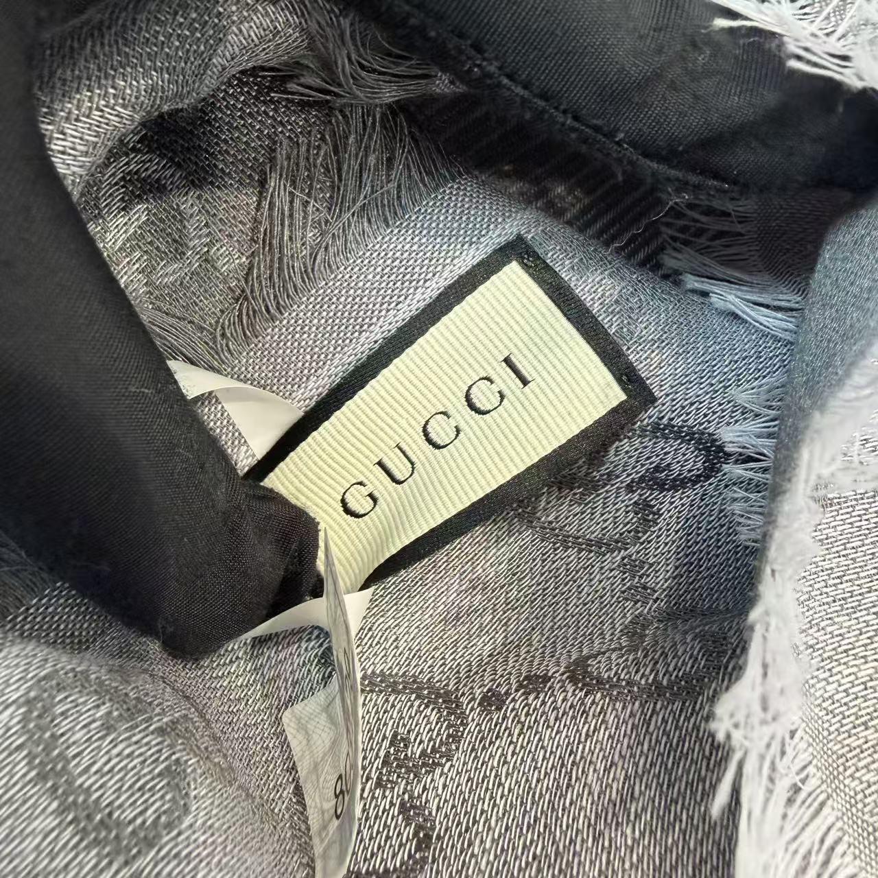 名牌經典款❤️‍🔥Gucci老花頸巾