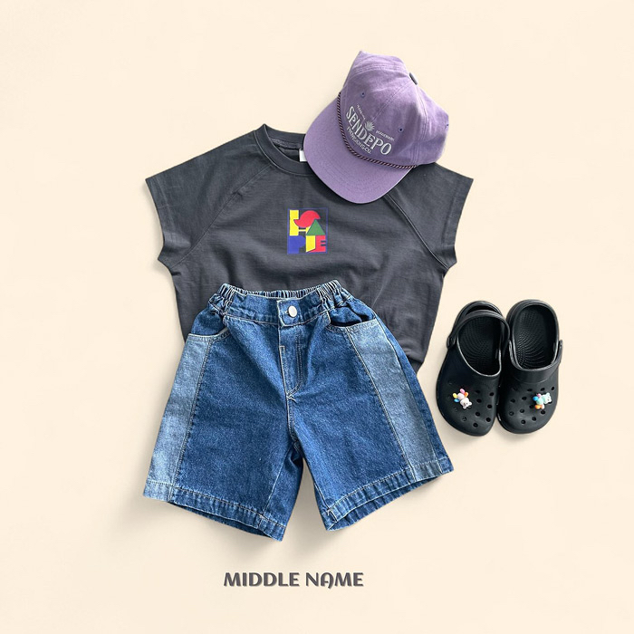 🇰🇷middle name tee 