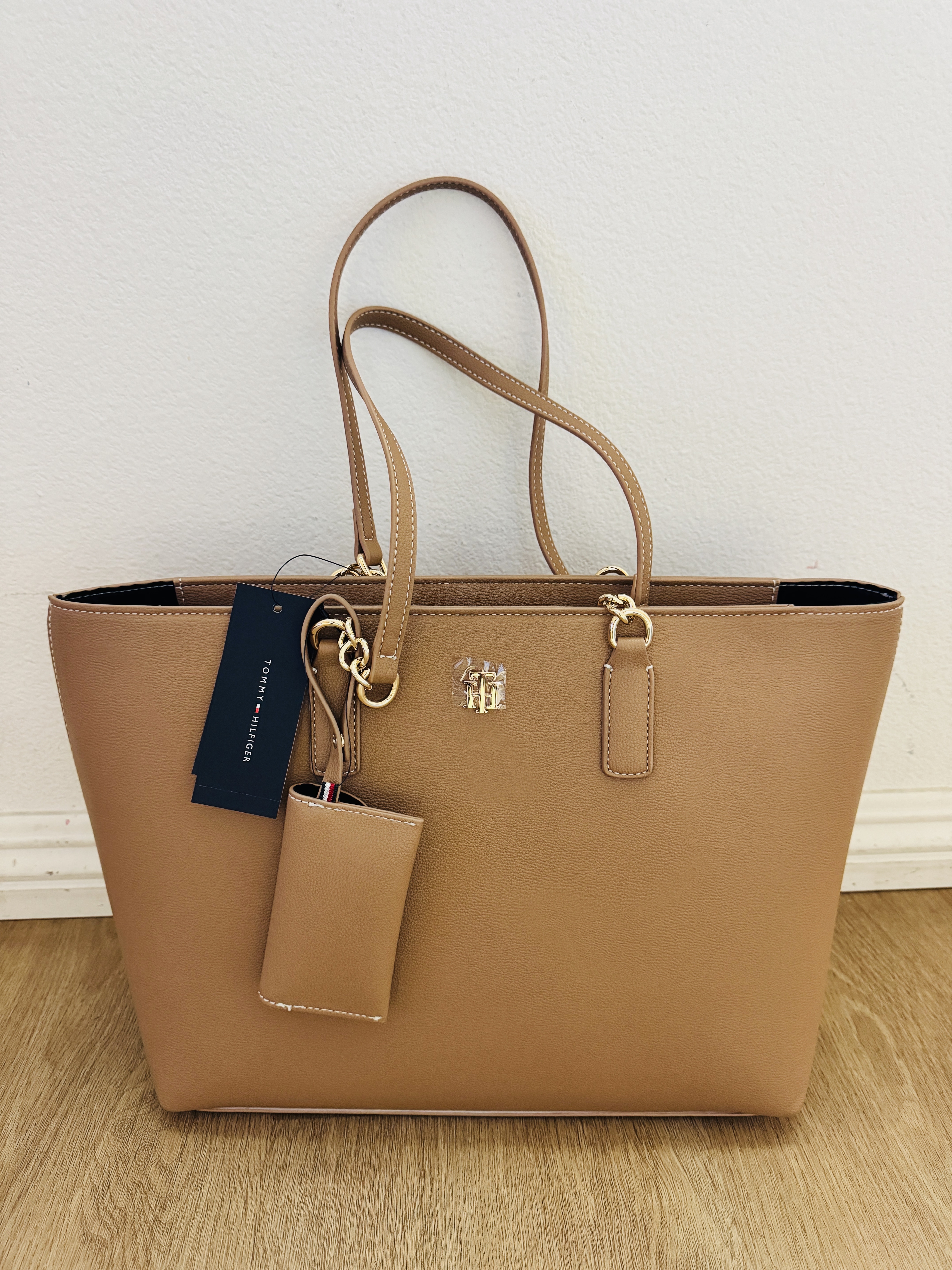Tommy Hilfiger啡色女裝手袋 (香港現貨)