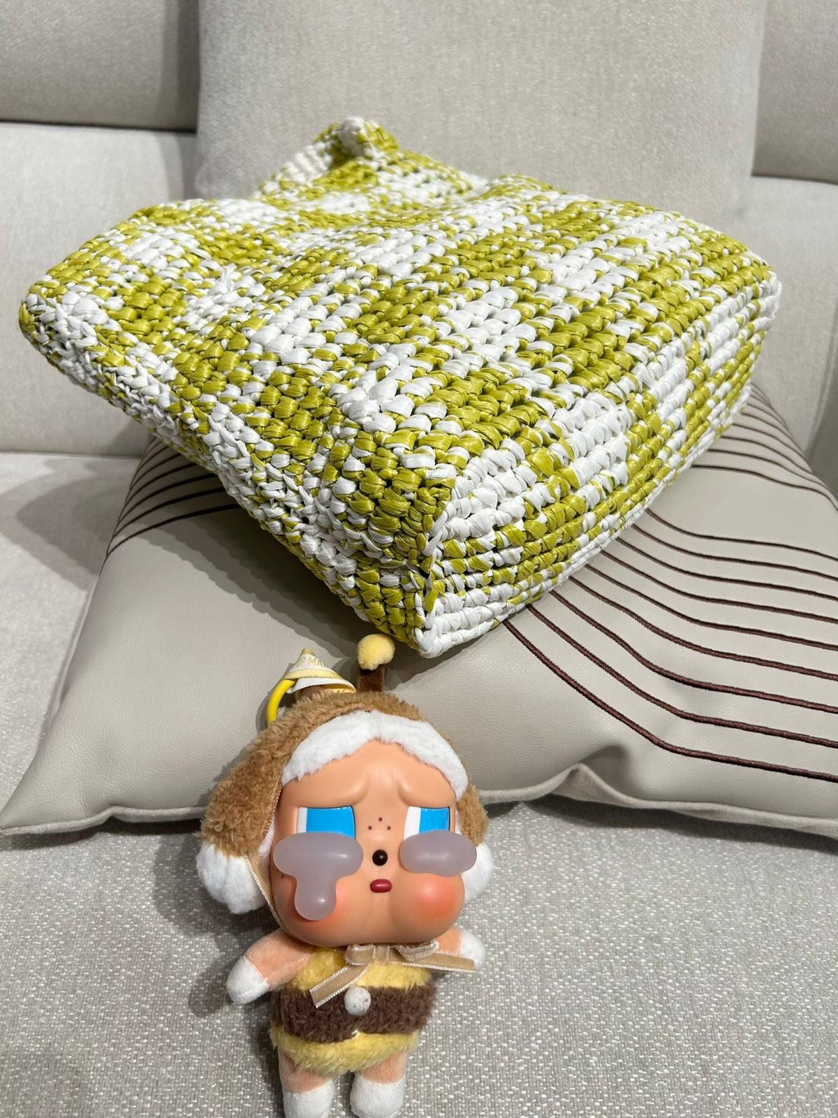 Prada Raffia bag 100%Authentic, 98%new ✅dust bag