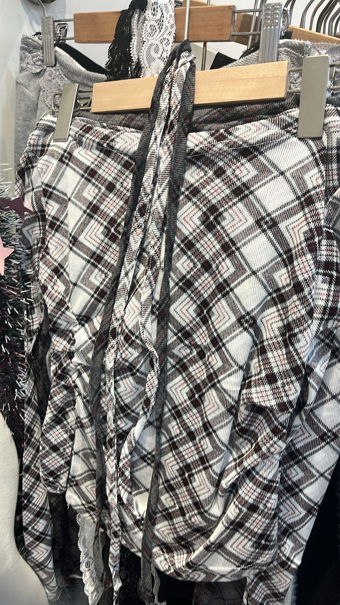 已售罄❌韓國設計感菱格top+掛頸繩