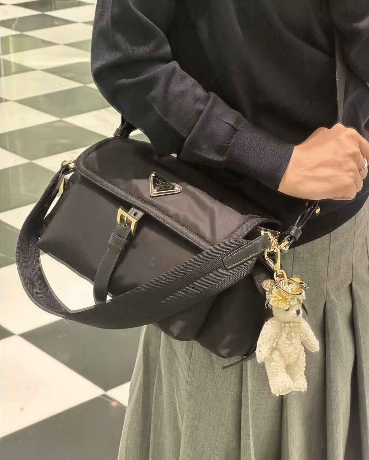 新款🆕 訂貨🍒 Prada medium Re-Nylon explore bag Size 30x14x10cm