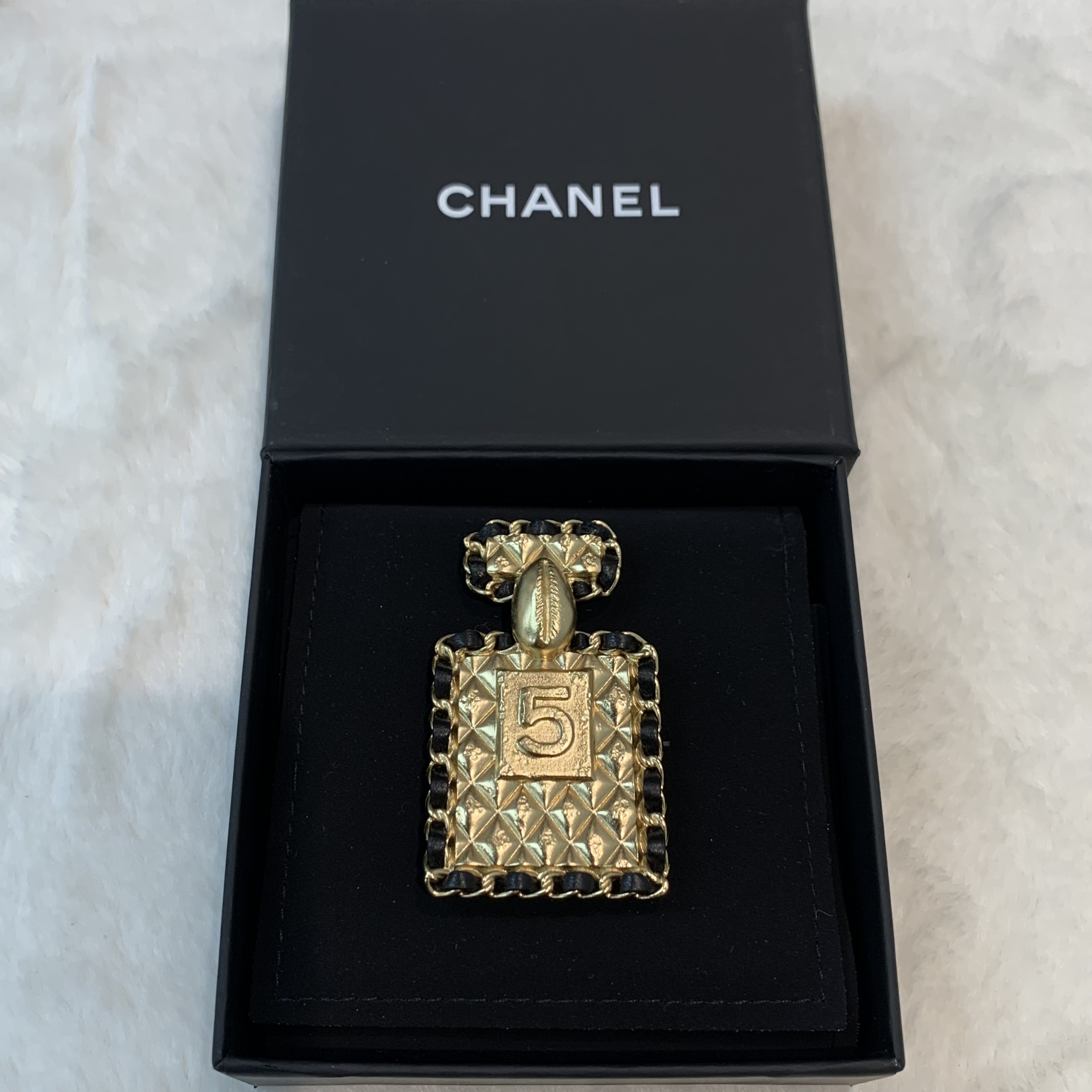 ✨晚會必備‼️Chanel No.5全金香水胸針 Chanel brooch 23年秋冬款