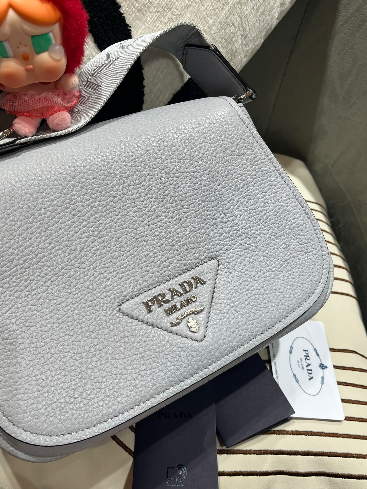 PRADA VITELLO POCKET SHOULDER BAG 1BD293 calfskin NFC 100%Authentic ,99%new ✅Coin bag✅dust bag