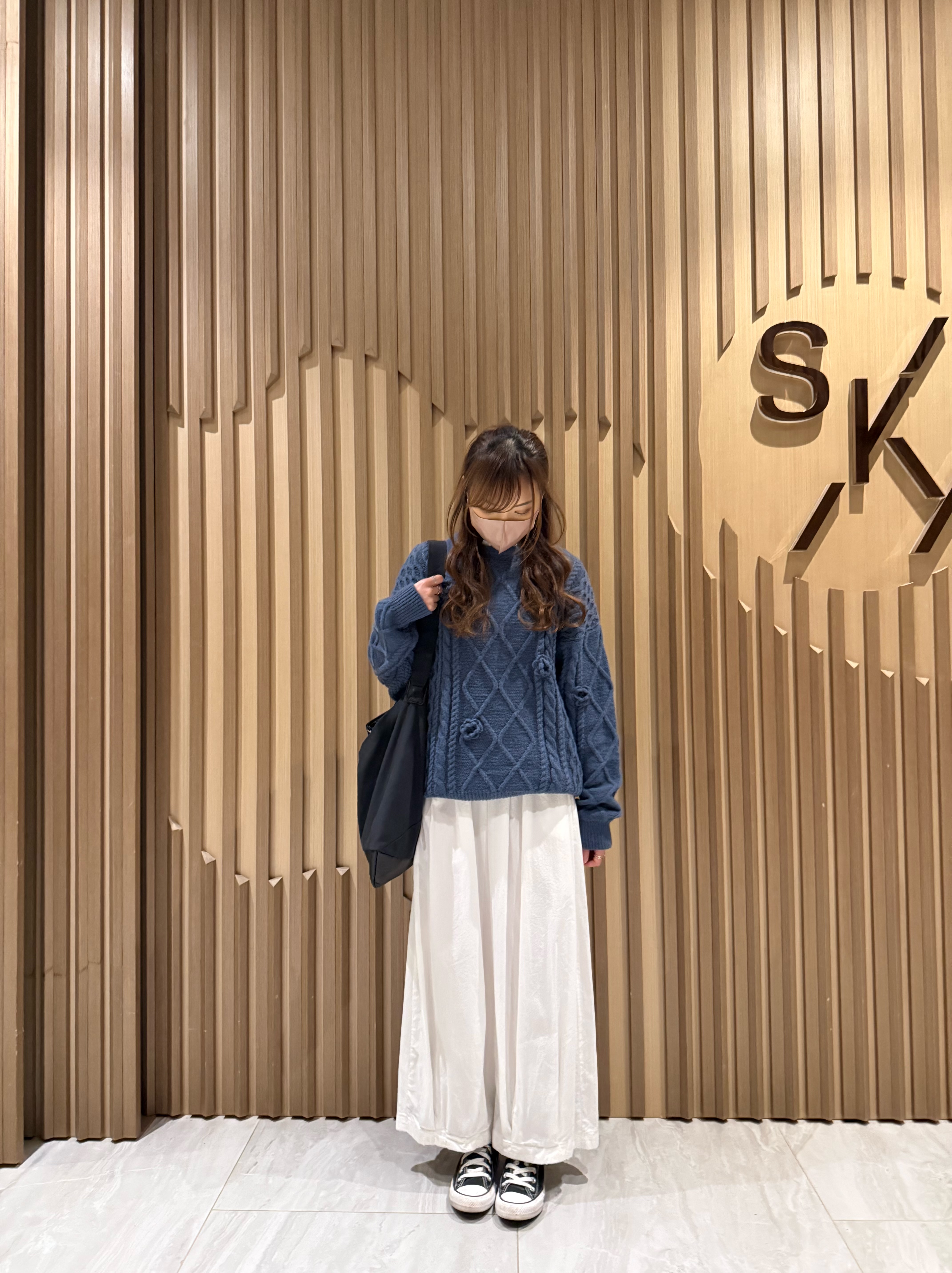 立體刺繡花冷衫（藍色）