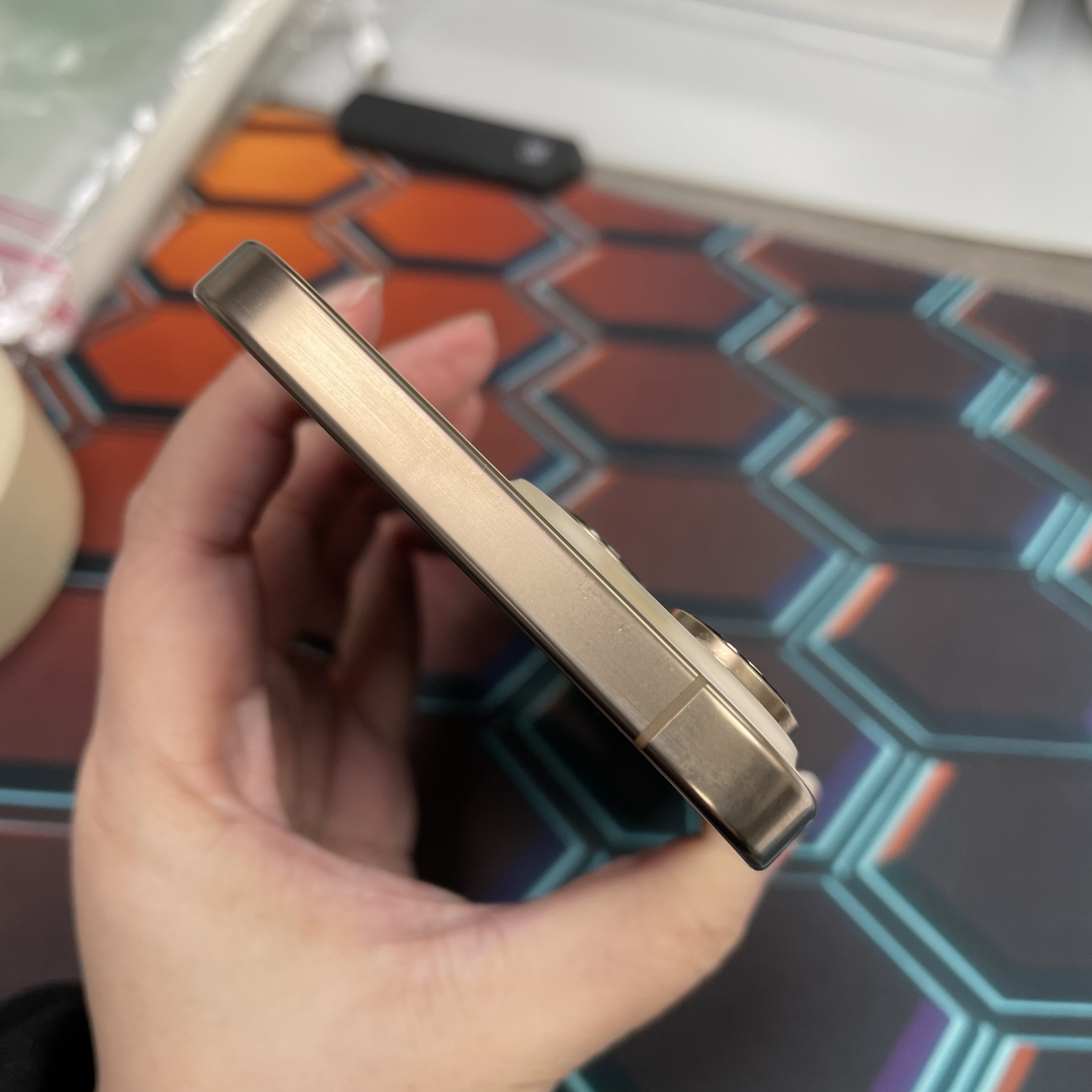 *7977 16 pro max 勁靚機 512GB 電93 沙色 gold