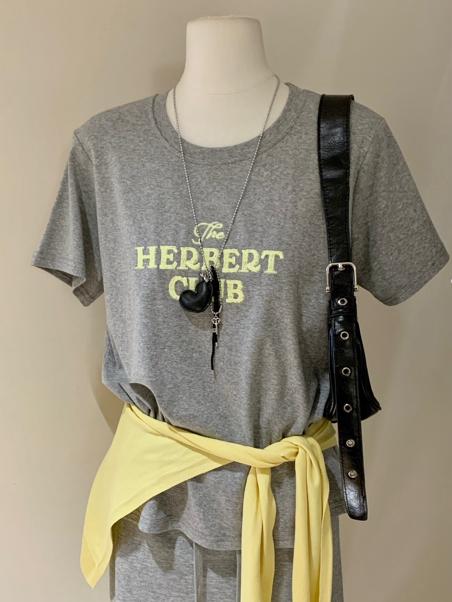 The Herbert Club Letter Embroidery Top+Shawl+Skirt Sets 撞色刺绣字母休闲 3 件套 （3 colours）