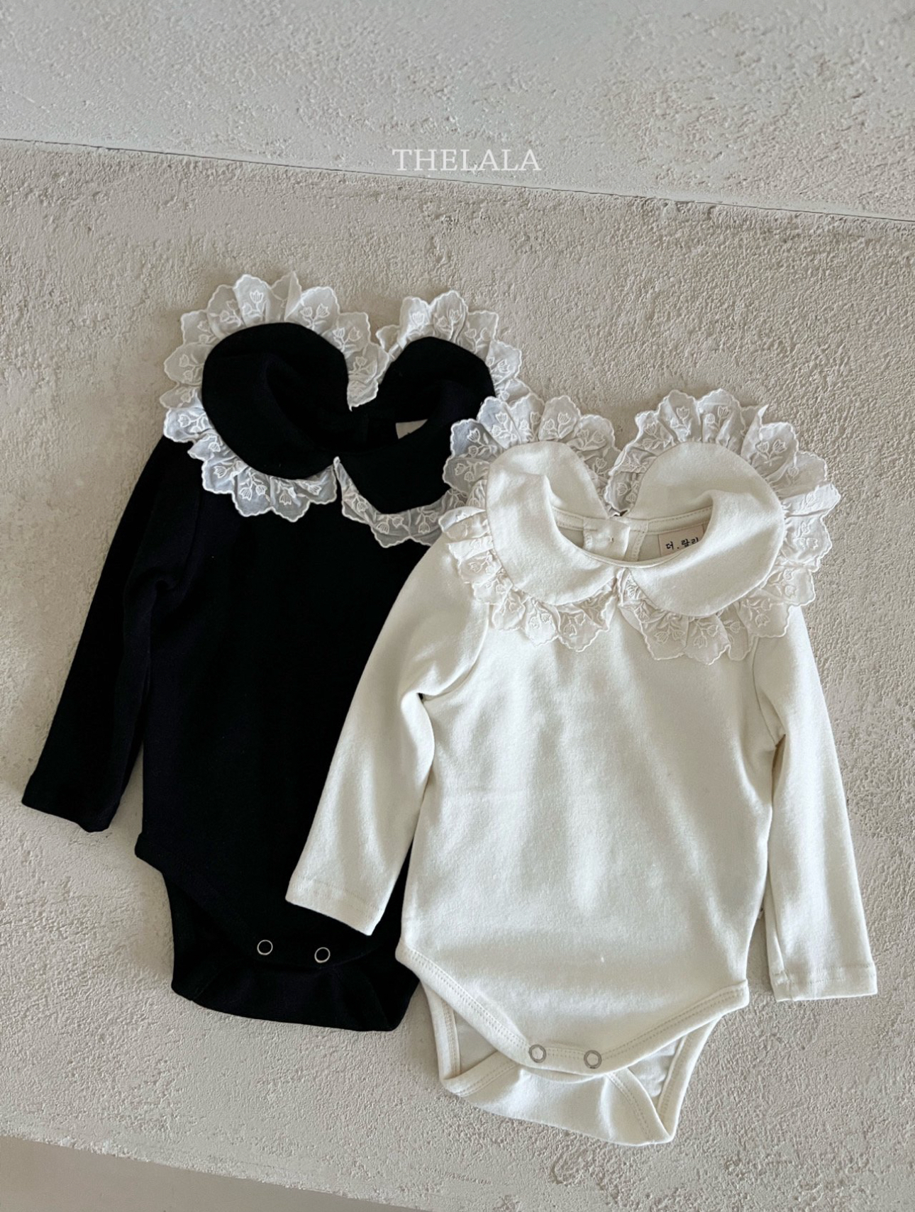 🌸預訂 韓國直送🌸🇰🇷THELALA兩色蕾絲花邊翻領長袖包屁衣