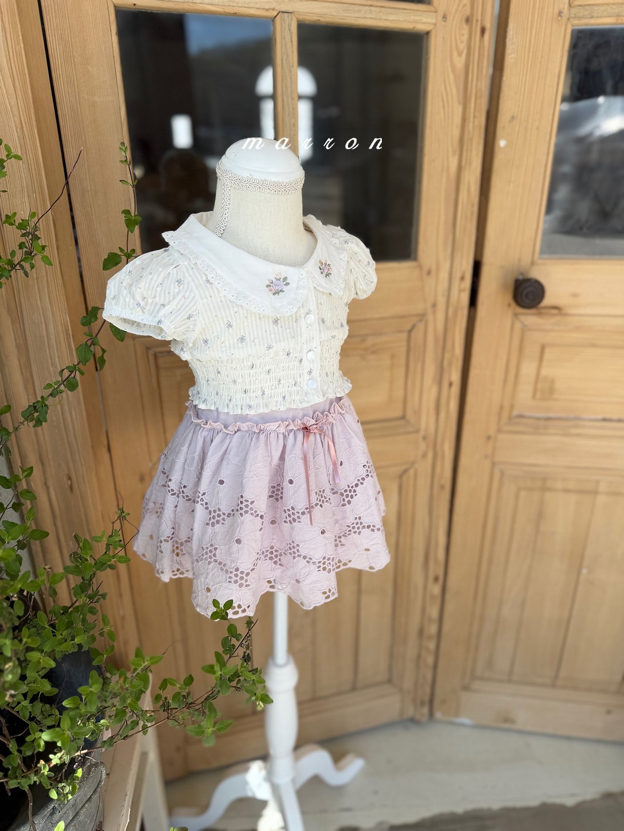 ☀️預訂 韓國直送☀️🇰🇷Marron兩色絲帶花卉蕾絲半截短裙