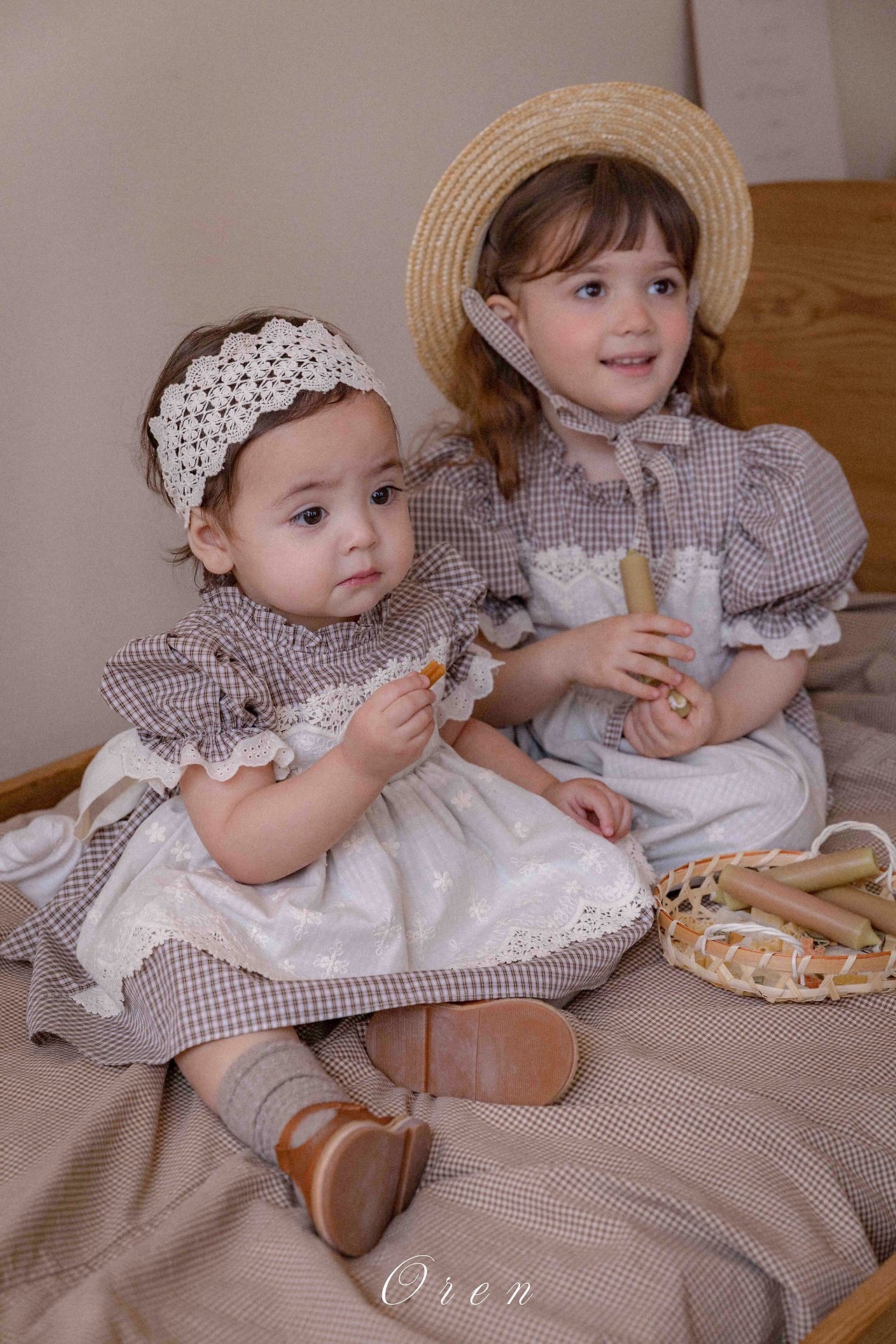 ☀️預訂 韓國直送☀️🇰🇷Oren Zegna蕾絲圍裙格紋短袖包屁裙