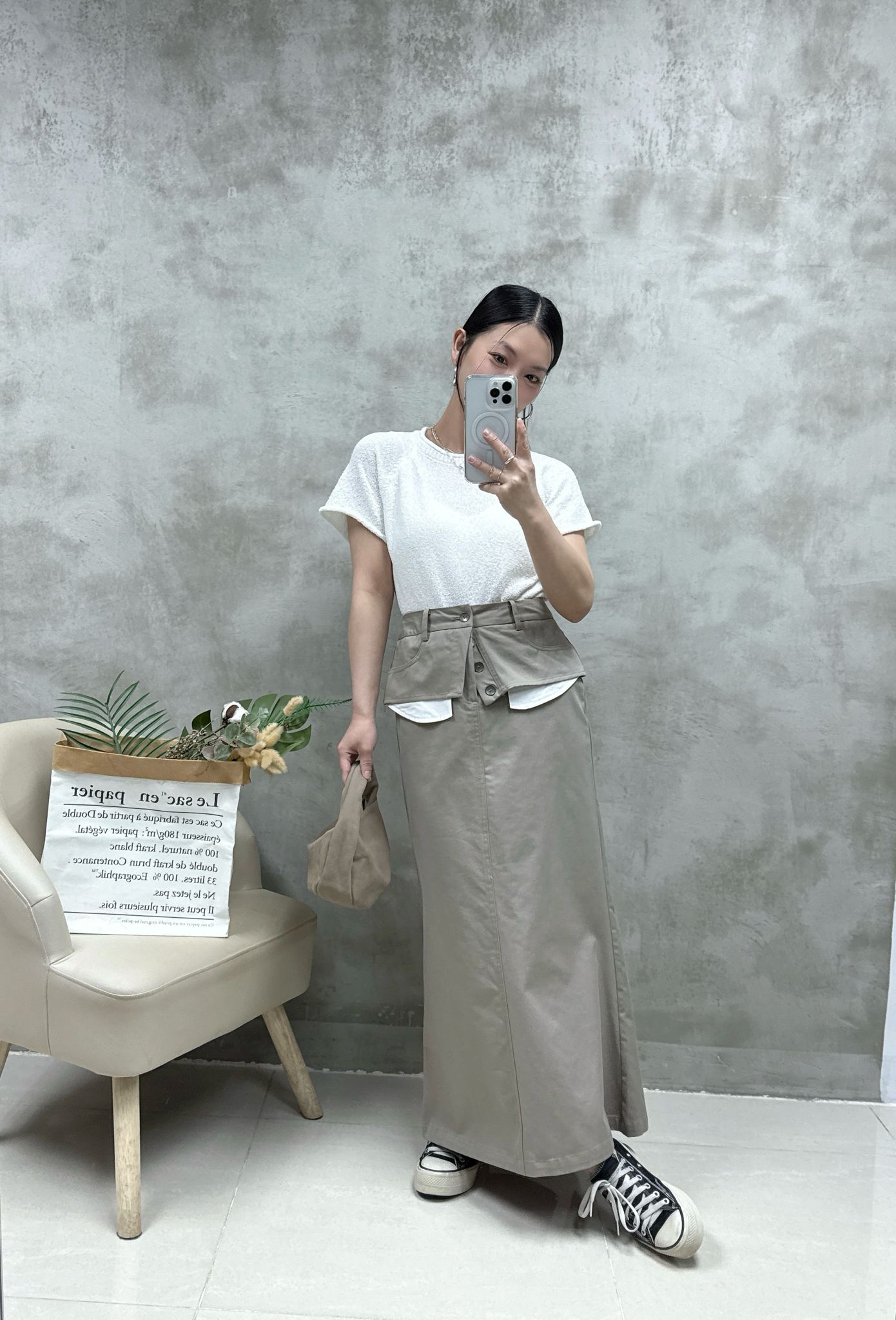 A09 捲邊凈色針織Top