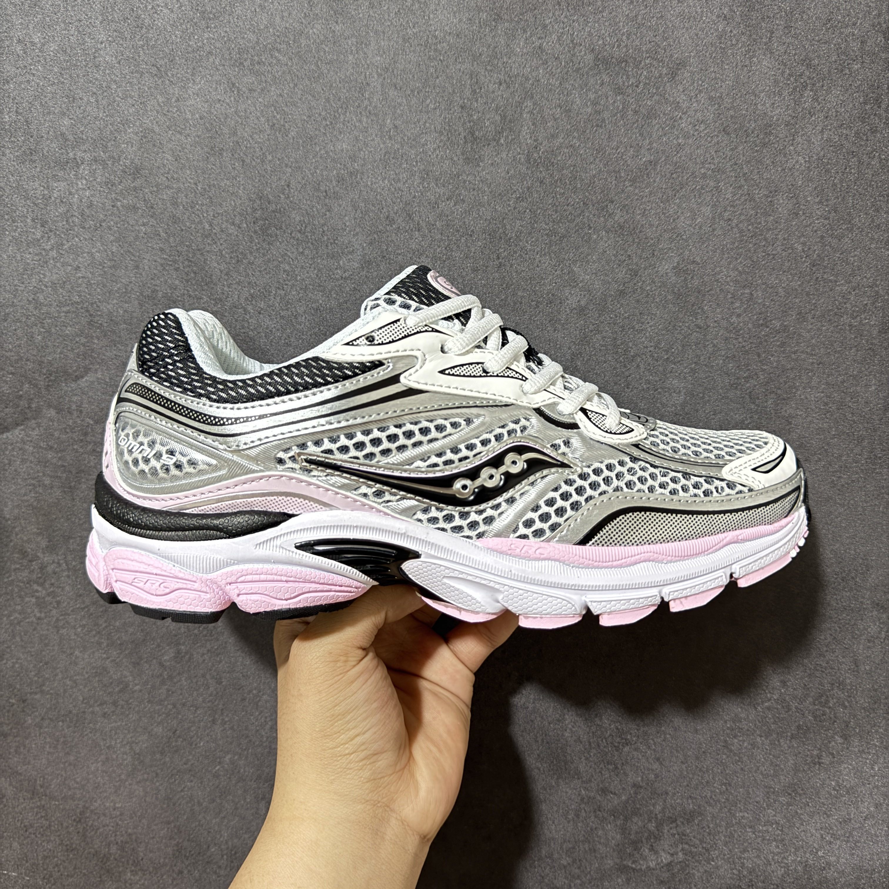 Saucony ProGrid Omni 9 OG