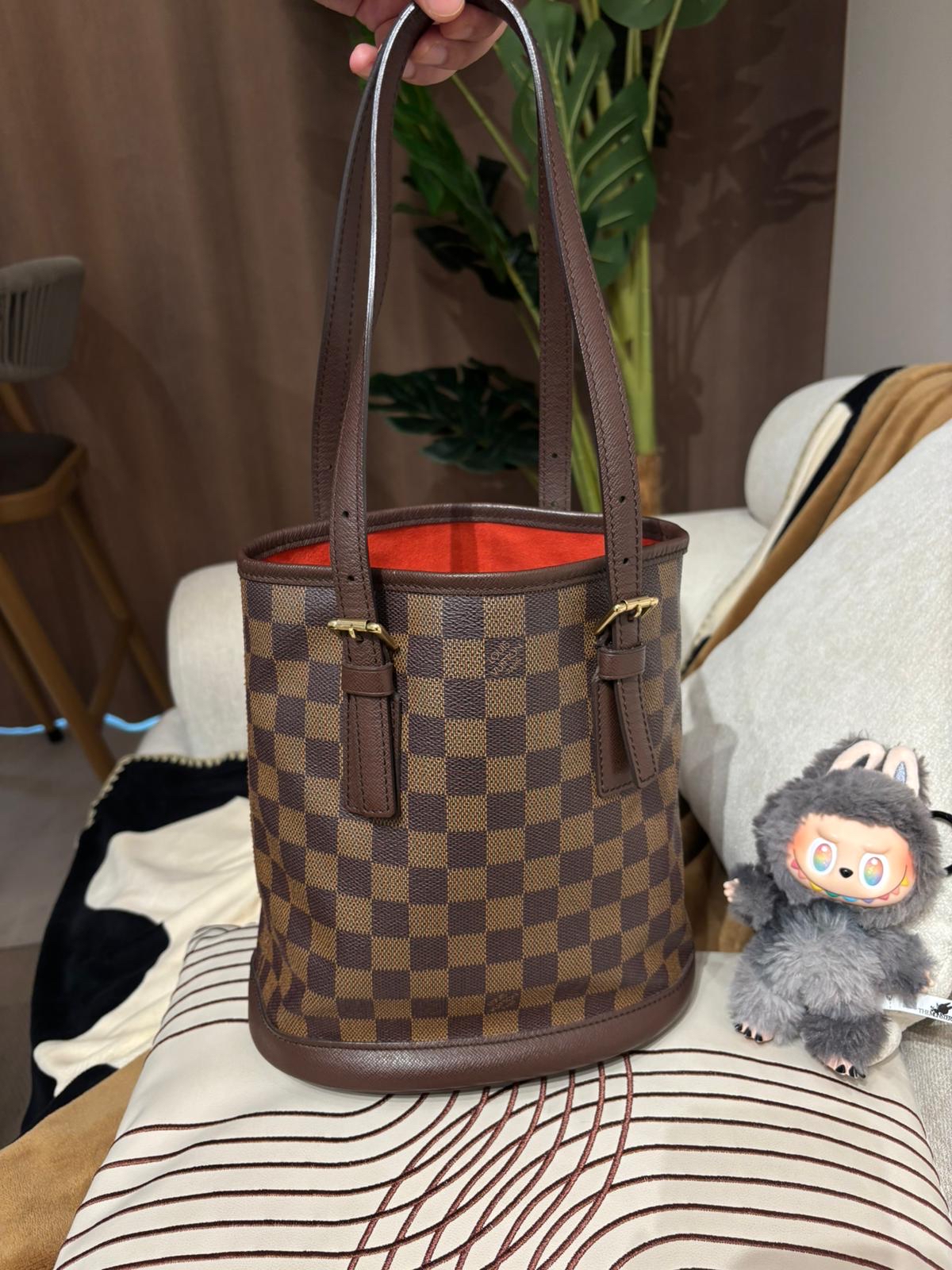 Lv petite bucket bag 100%Authentic,95%new✅dust bag