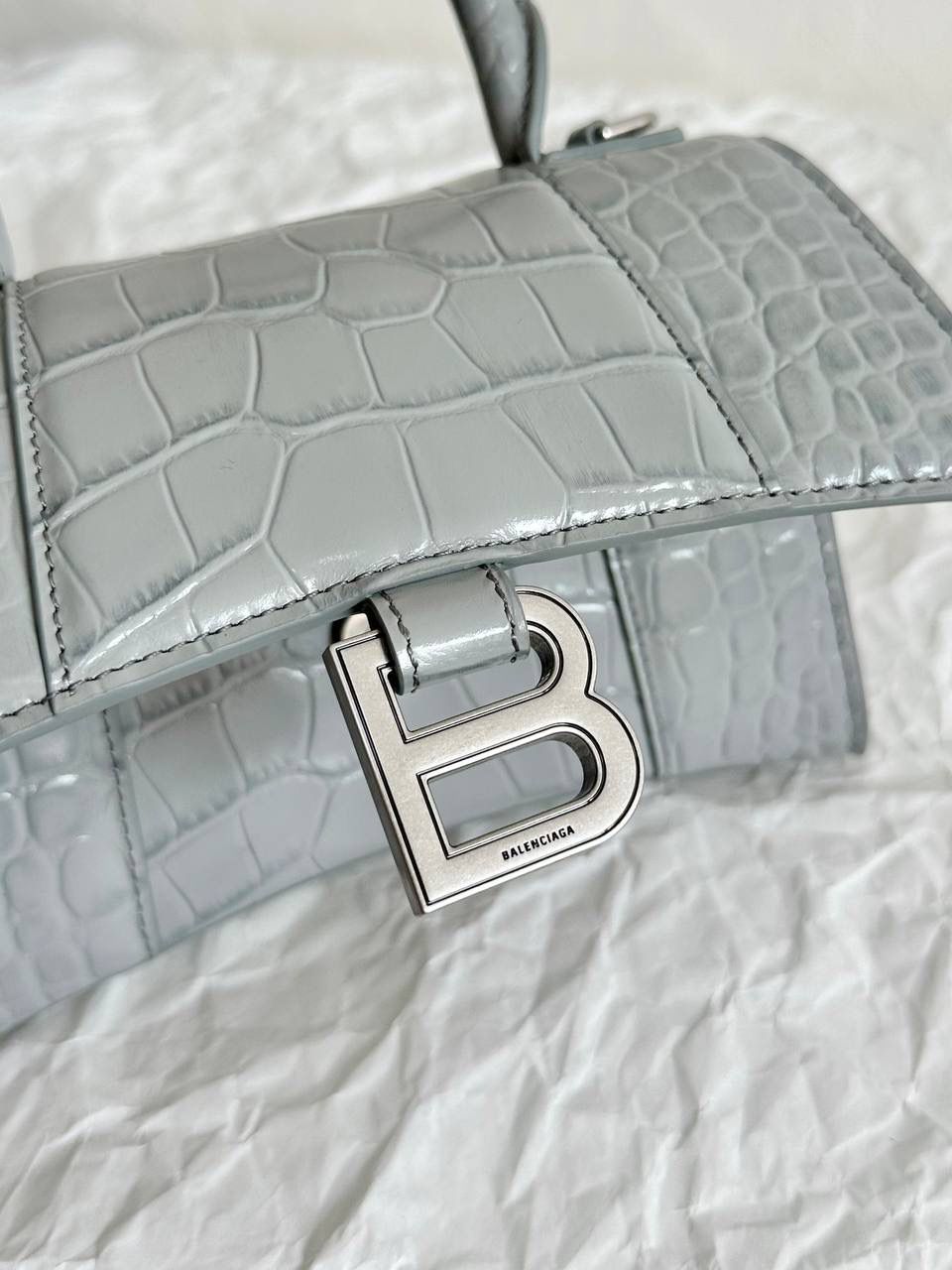 经典款🔥鳄鱼纹灰色加小号XS/19cm👽 hourglass沙漏包【正品级】 1.最新包型➕细节 2.唯一正确的圆形手柄 3.全网独家正确版官网包装 (非市场版本，礼品盒/说明说/吊牌/织带/防尘袋/礼品袋，均拿ZP开发对版⚠️) XS：19×13×8cm592833m S：23×15×10cm593546m