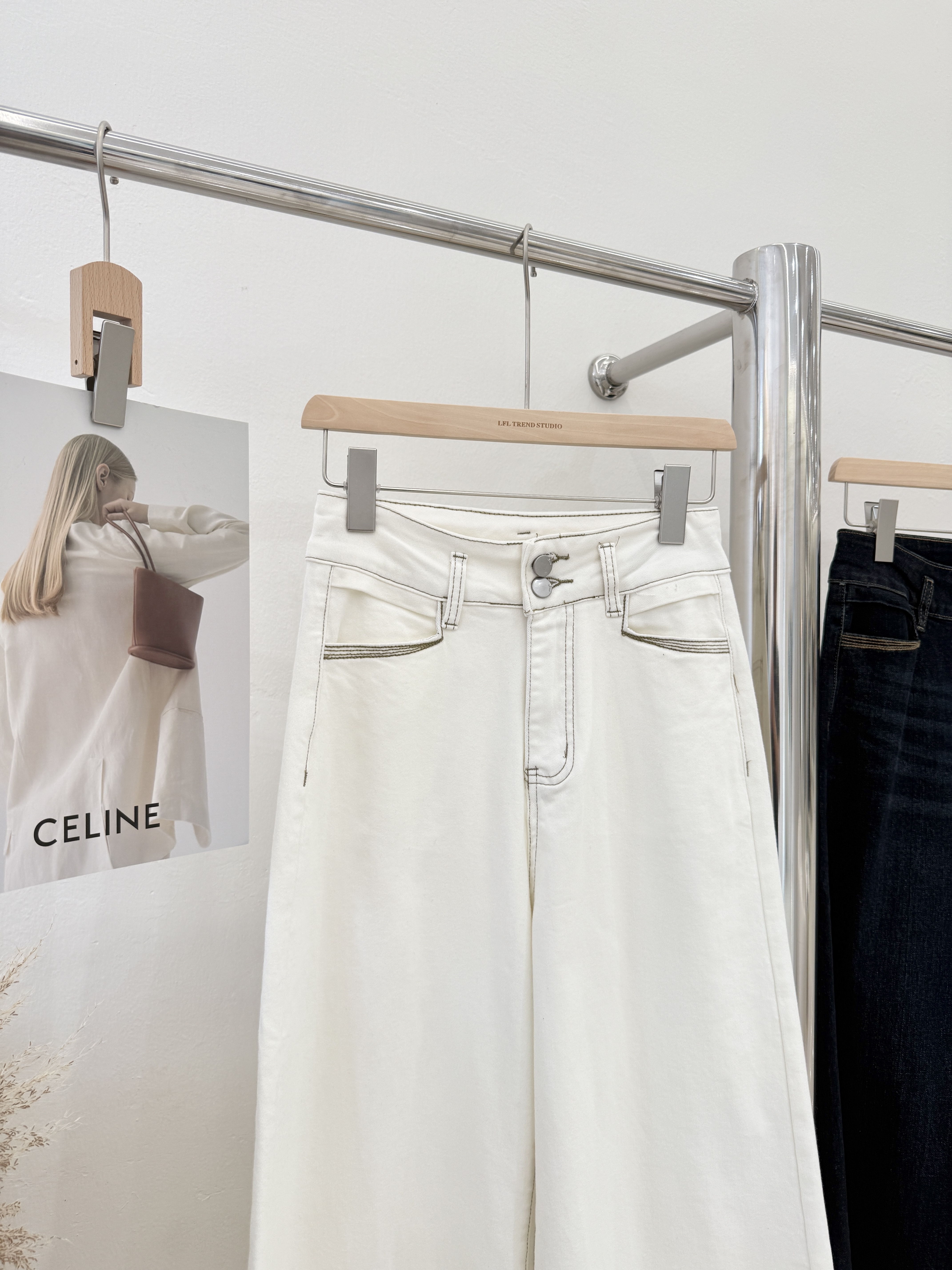 7066 爆款显瘦高腰微喇叭长裤