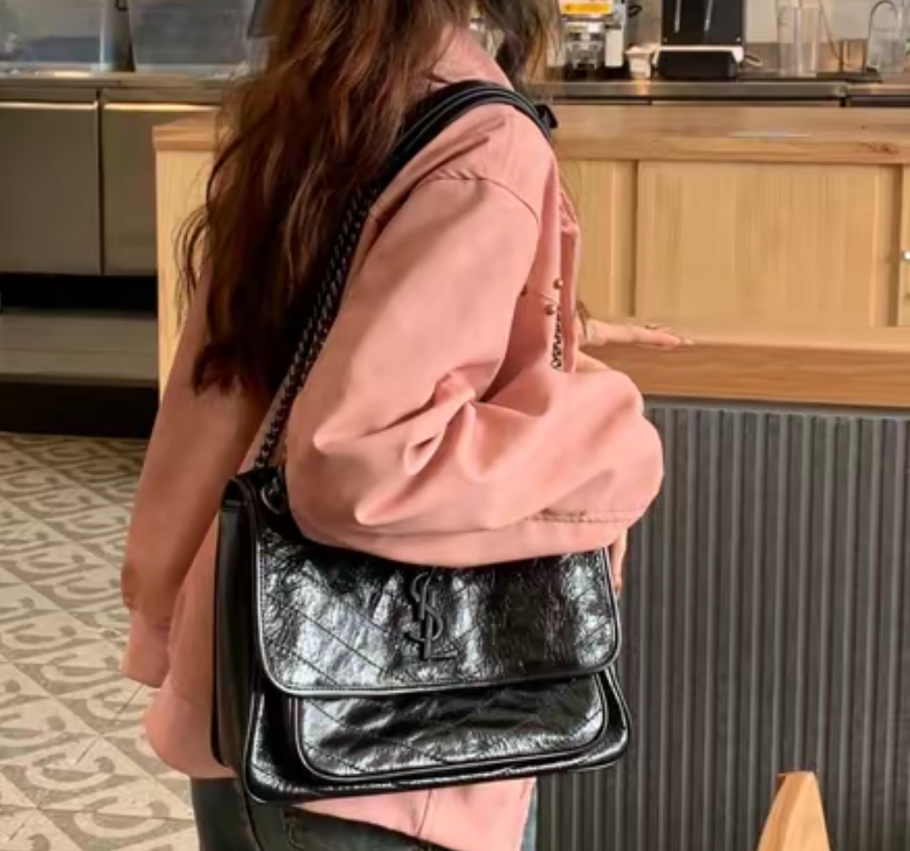 YSL Niki 中號新款 D扣