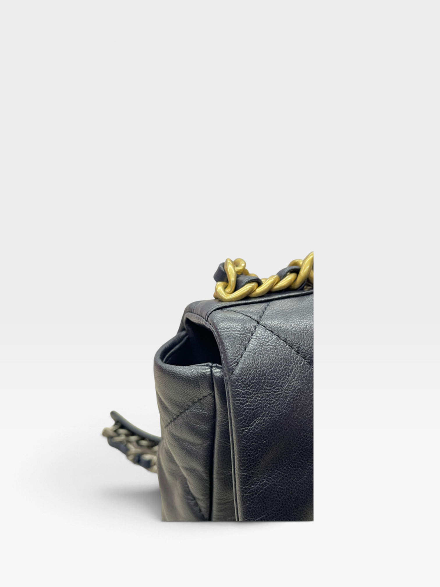 Pre-Owned CHANEL C19 Bag Navy Blue / Product Code: 092701