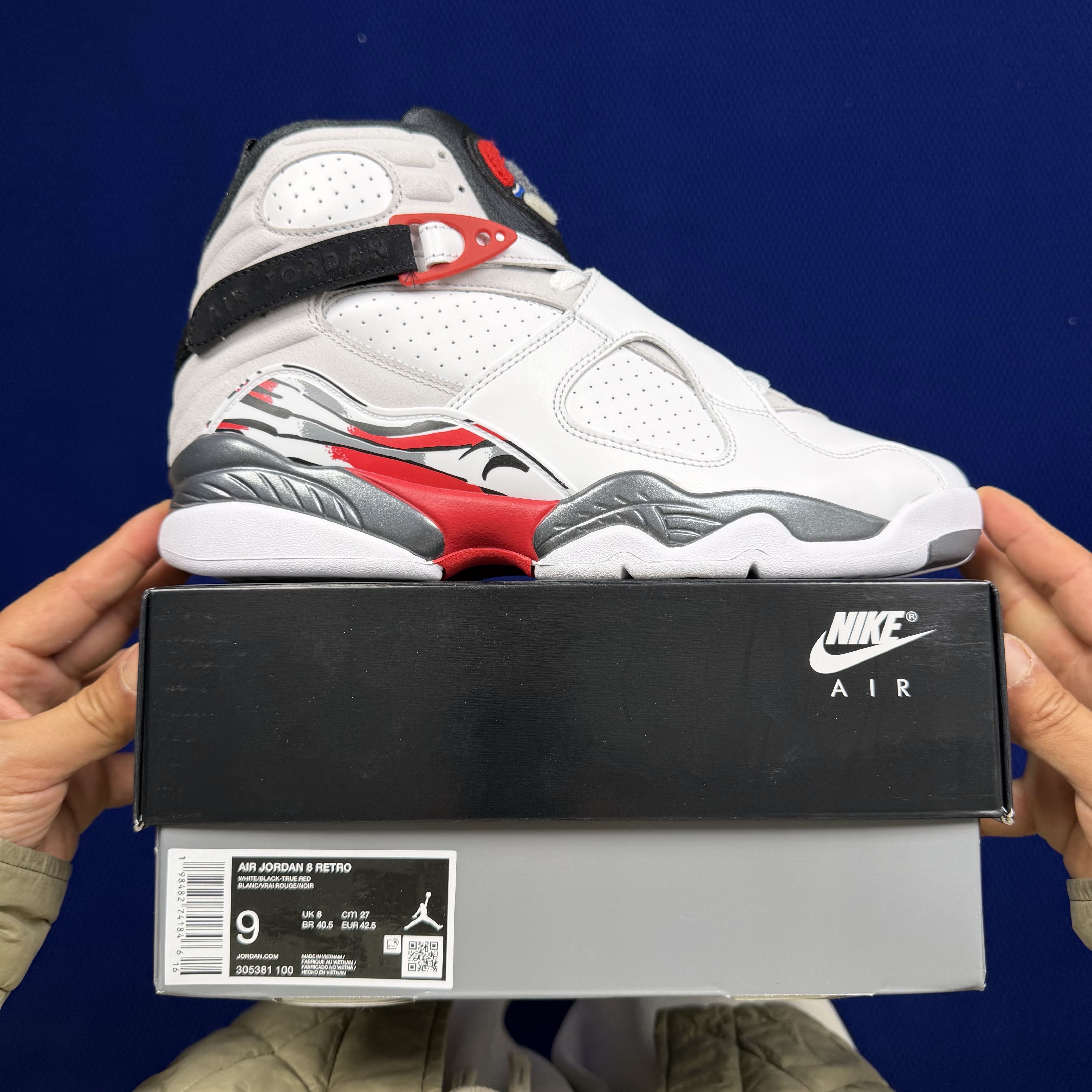 Air Jordan 8 "Bugs Bunny"305381-100