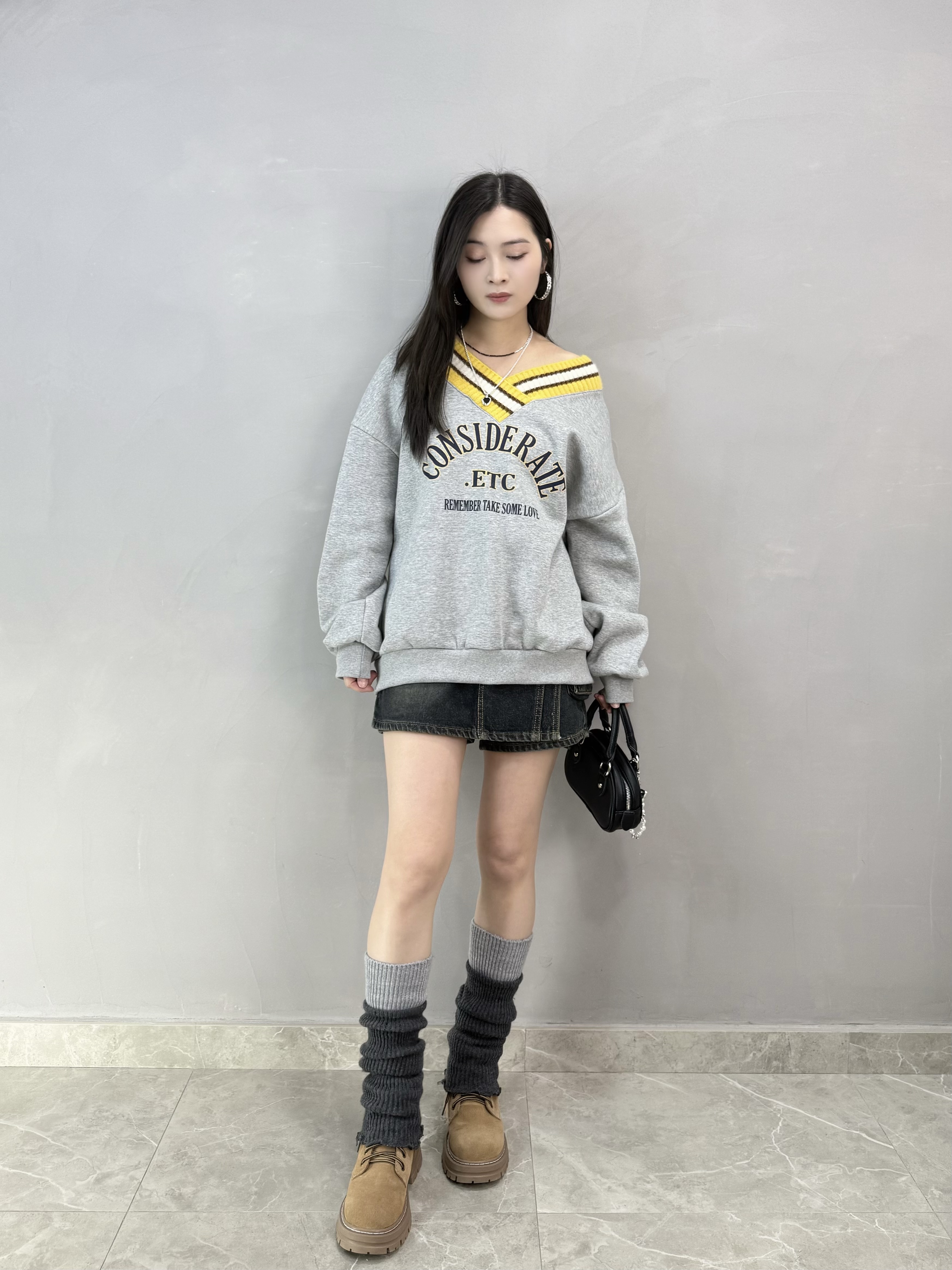 E65 拼針織V領兩著衛衣