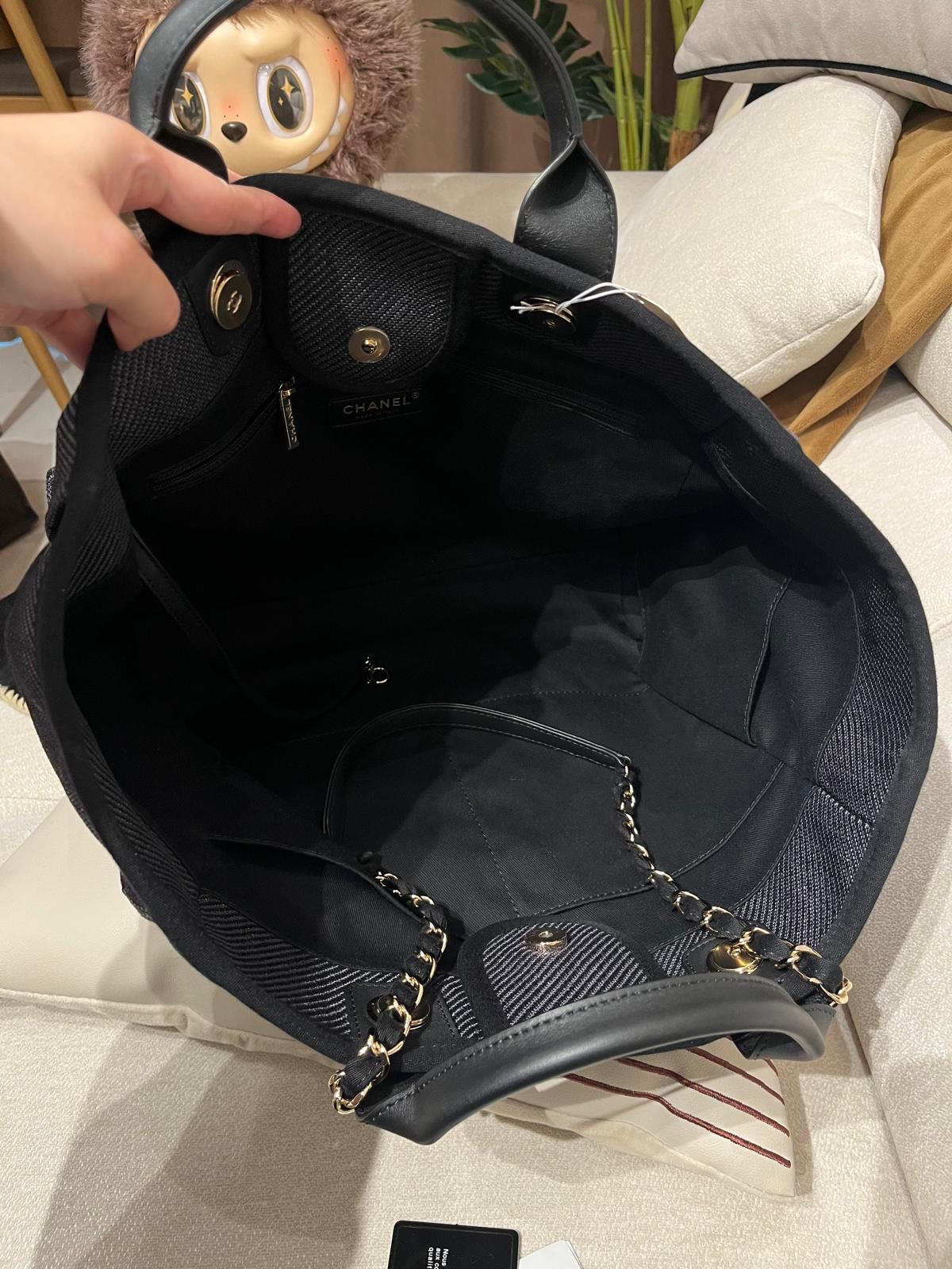 Chanel Deauville tote bag  100%Authentic, 98%new ✅香港專門店收據✅card✅dust bag✅box