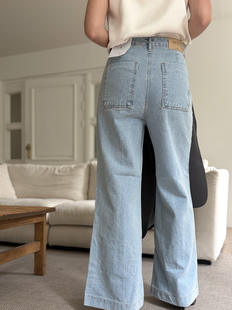 The Seamline Wide-Leg Jeans