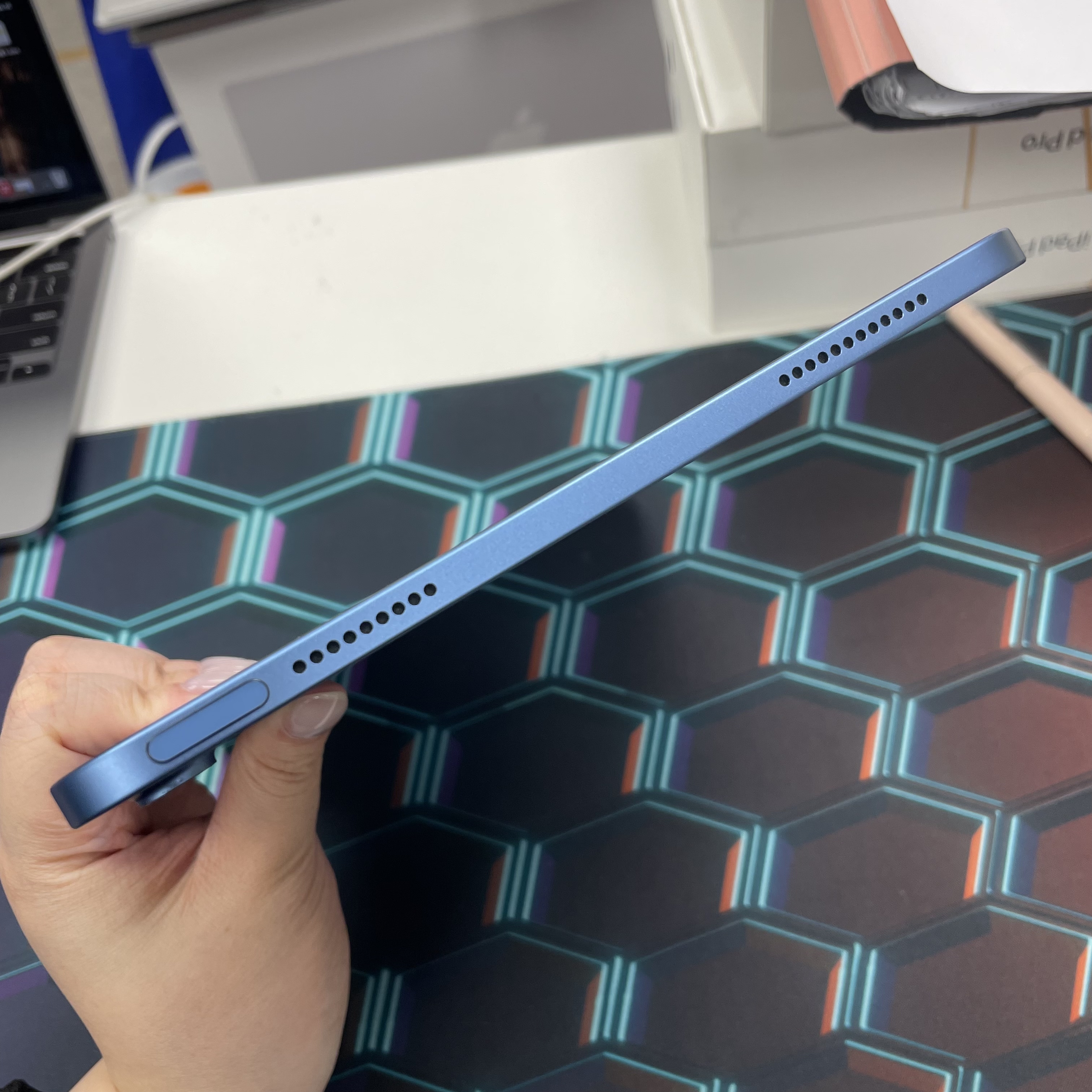 *648898 iPad 11 完美機 128GB WIFI版 藍色 blue