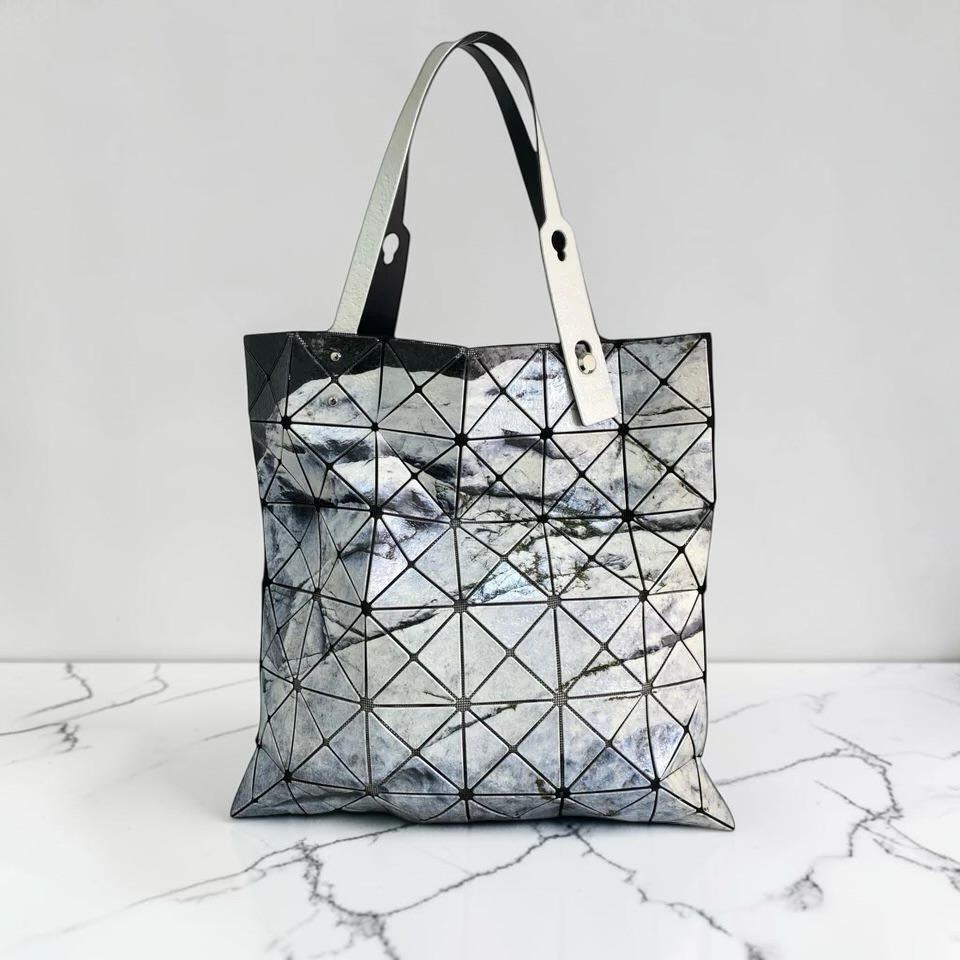 Issey miyake bao bao tote bag 100%Authentic, 99%new ✅dust bag