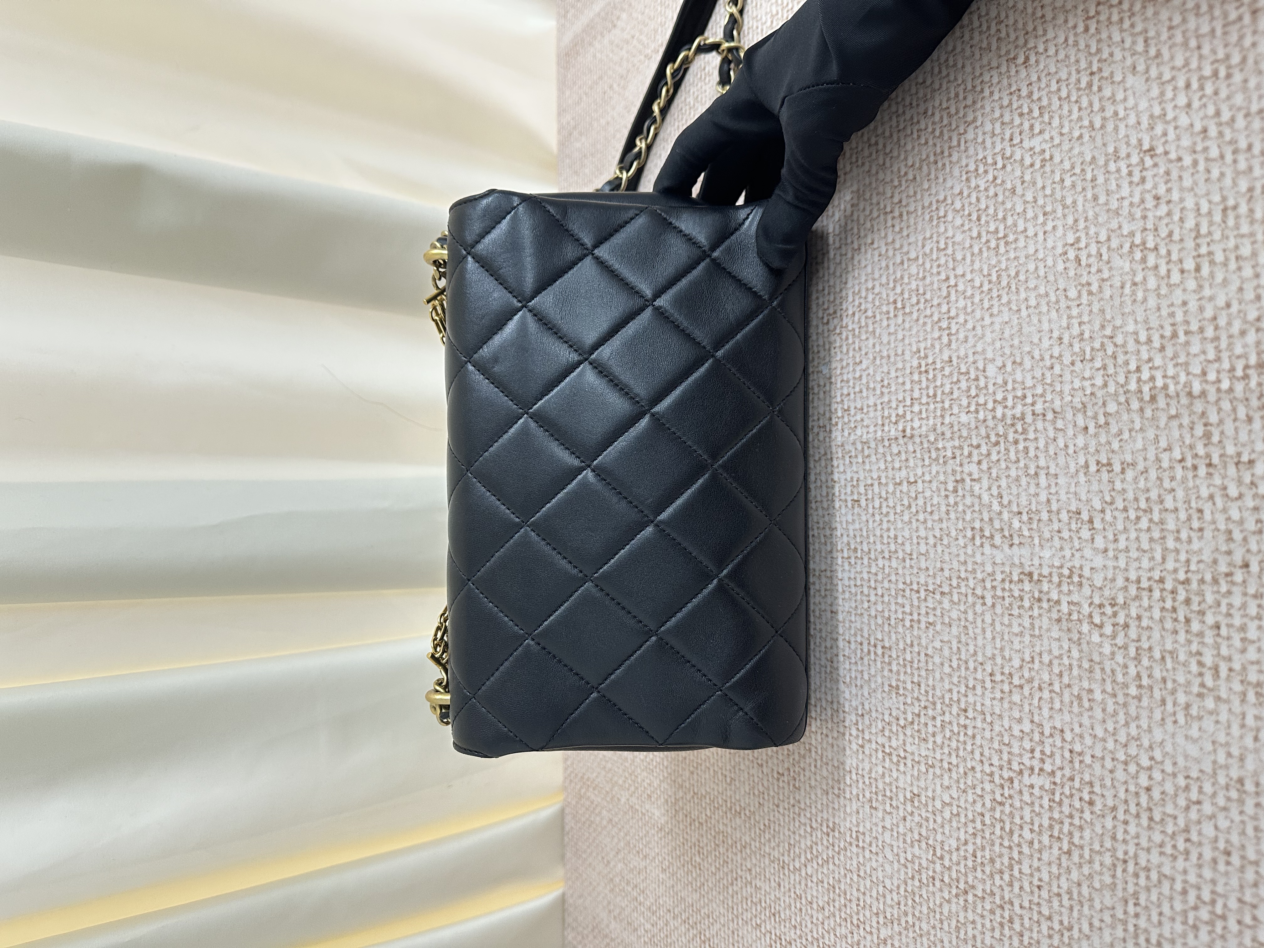 Pre-owned Chanel Crystal Logo Letters Chain Handle Flap Bag/ Product Code: 26041613