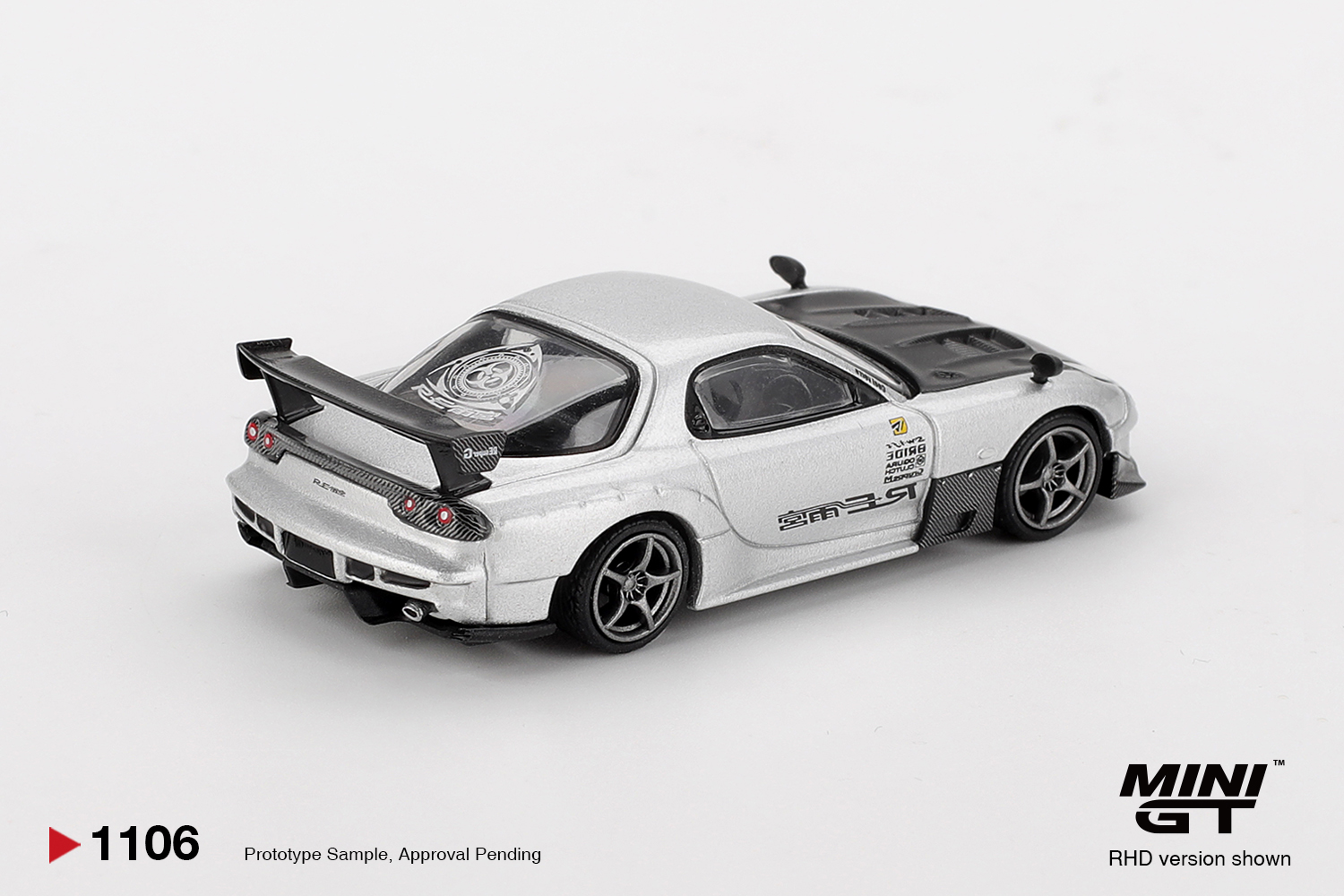 Mini GT 1/64 Mazda RX-7 RE-Amemiya Silver Metallic - MGT01106-R