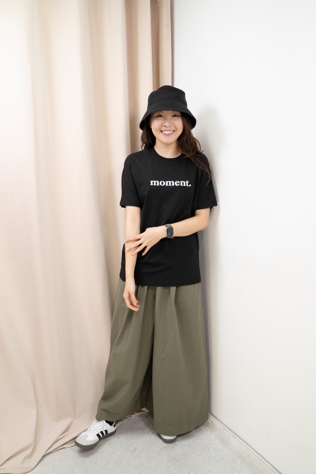 Moment 文字軟彈Tee（黑色）