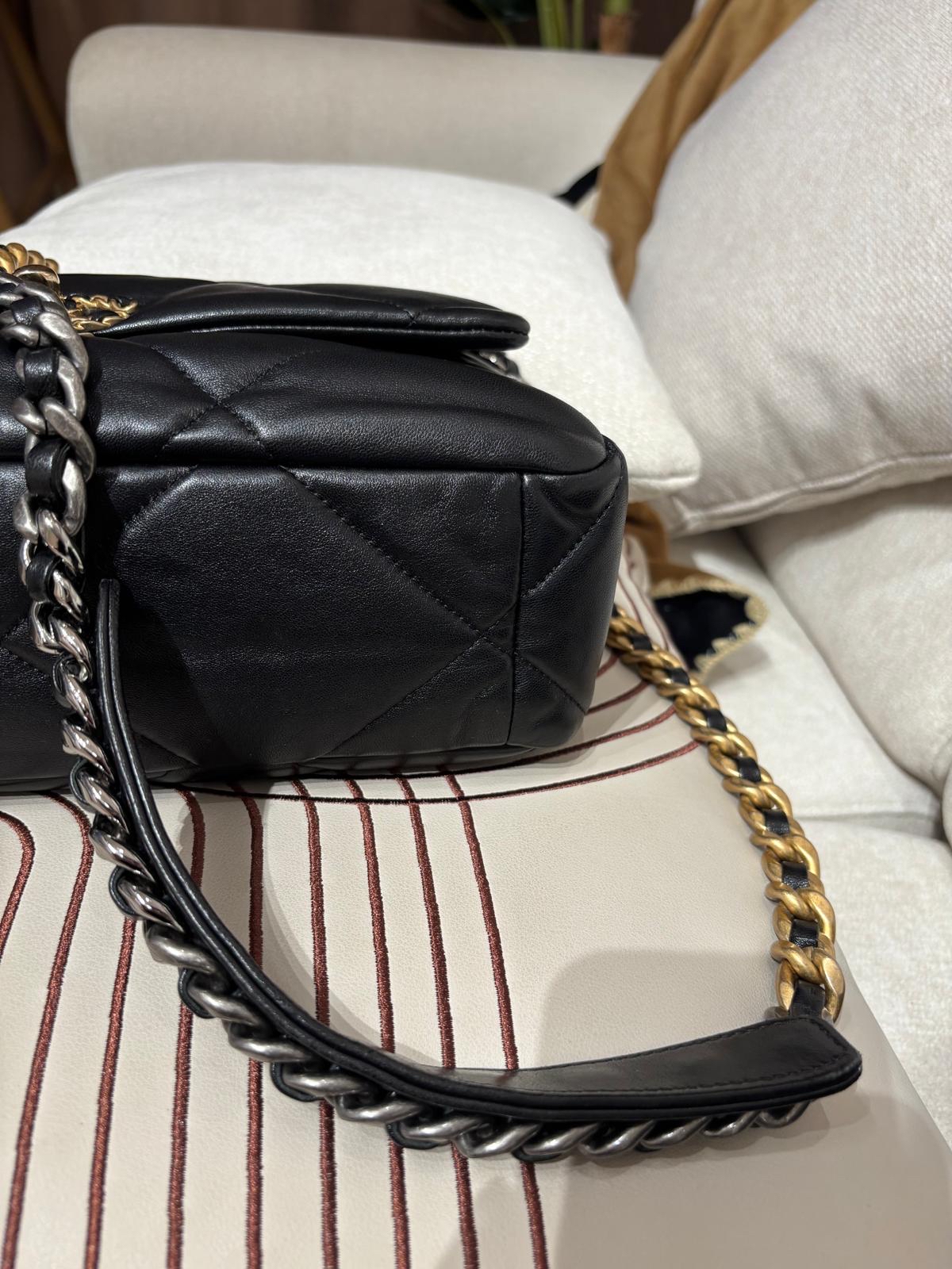 Chanel 19 large 30cm AS1161 黑色金扣 100%Authentic, 98%New  ✅專門店收據✅30Card ✅Dust bag✅Box