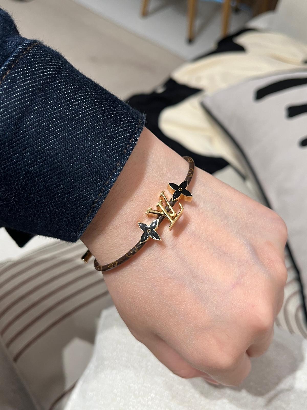 LV Bracelet  100%Authentic, 98%New ✅Dust bag