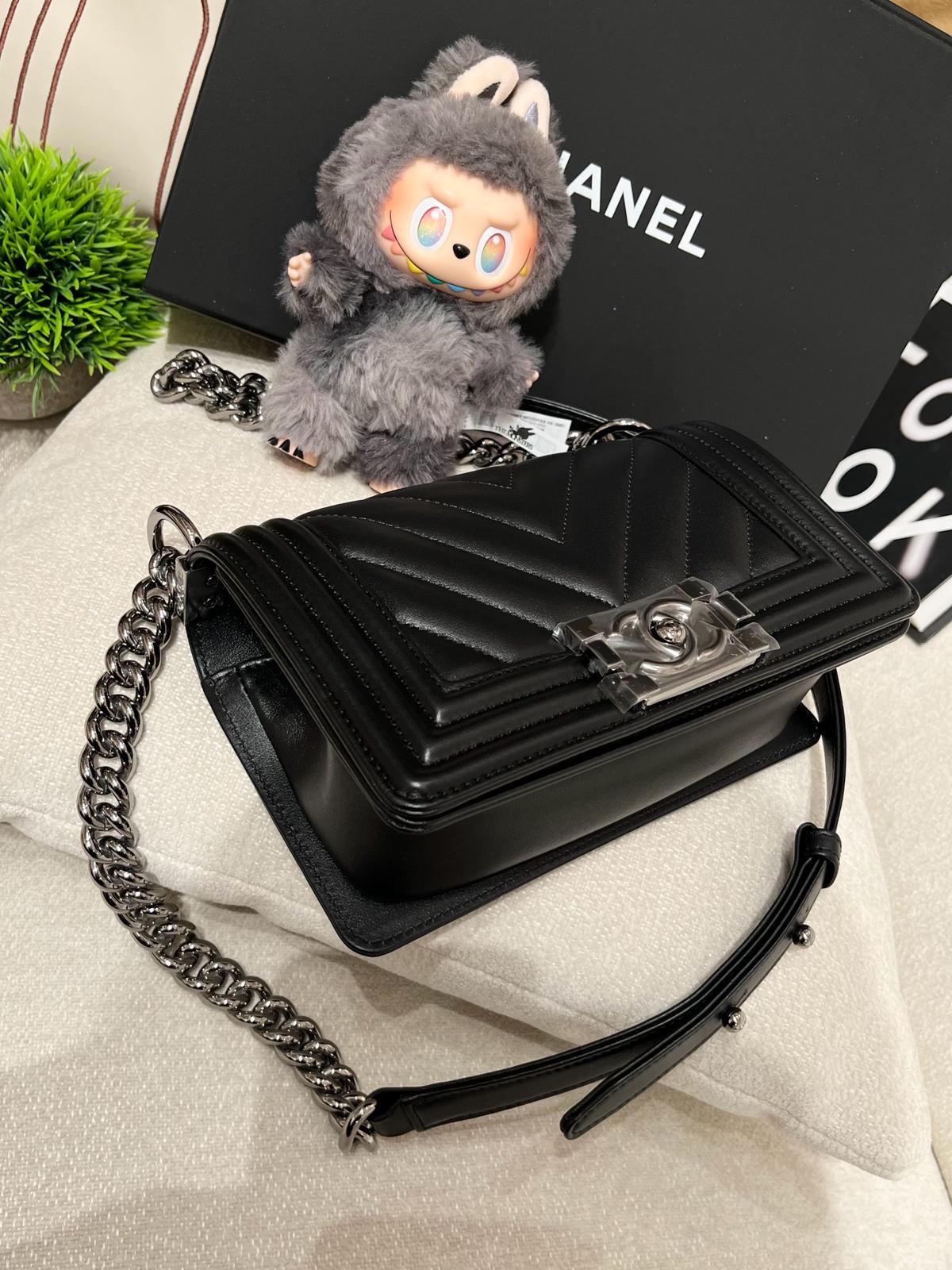 Chanel Boy small 20cm A67085 黑色牛皮亮面銀扣  100%Authentic,100%new全新貨品 ✅專門店收據✅晶片✅塵袋✅box