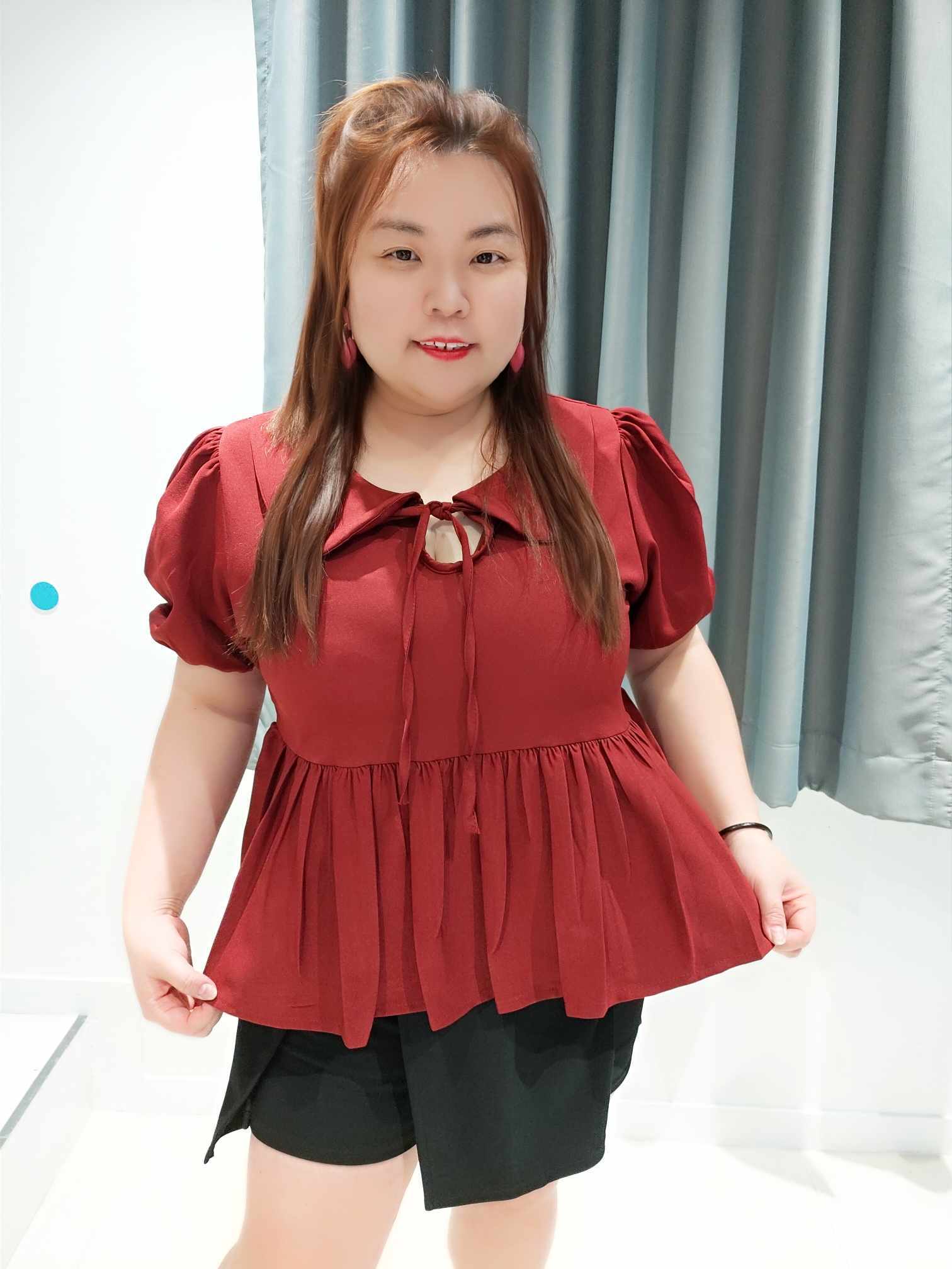 ENB05 娃娃领泡泡袖上衣